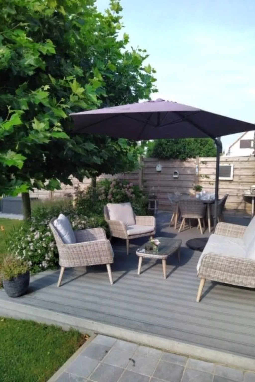 Windekind mit Blick auf die Felder-Outside