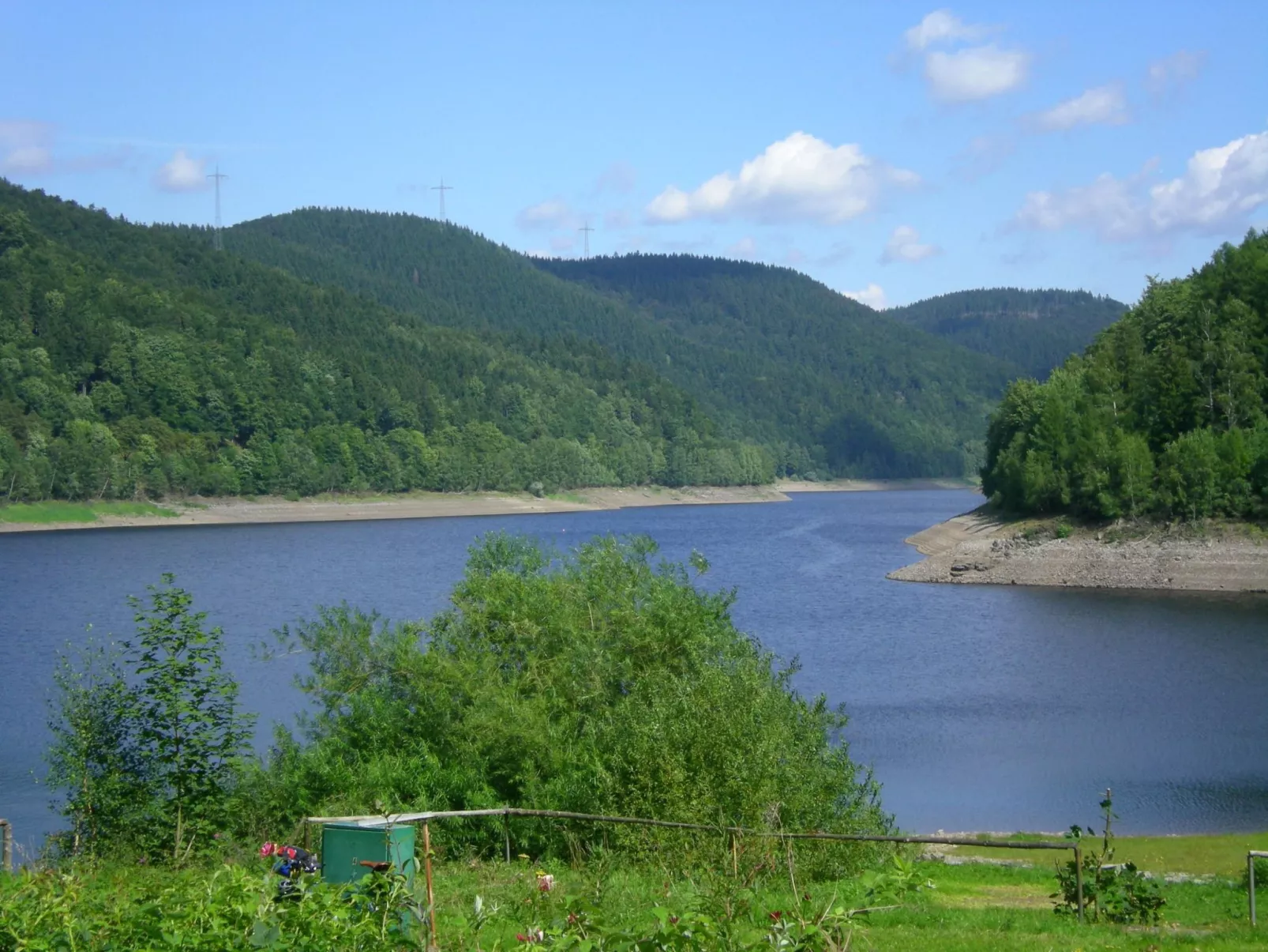 Mit Blick auf die Berge-Draußen