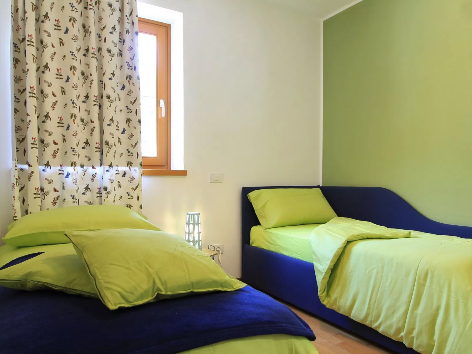 Martina top 2-Inside