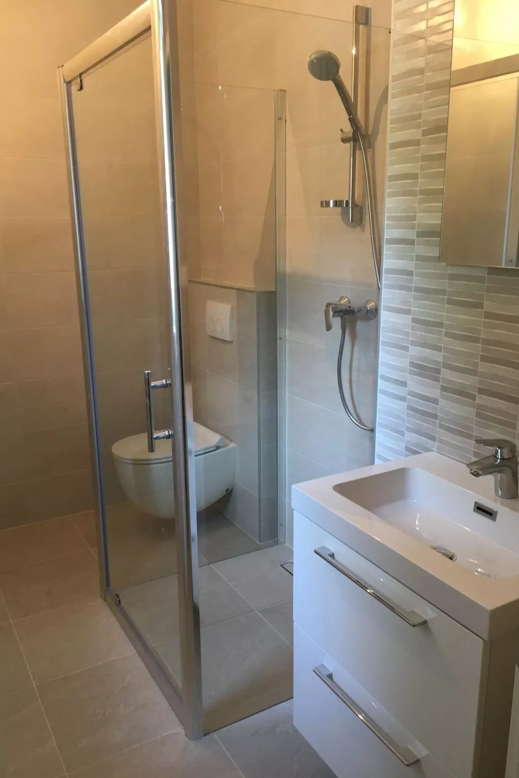 Ferienvilla mit Whirlpool-Drinnen