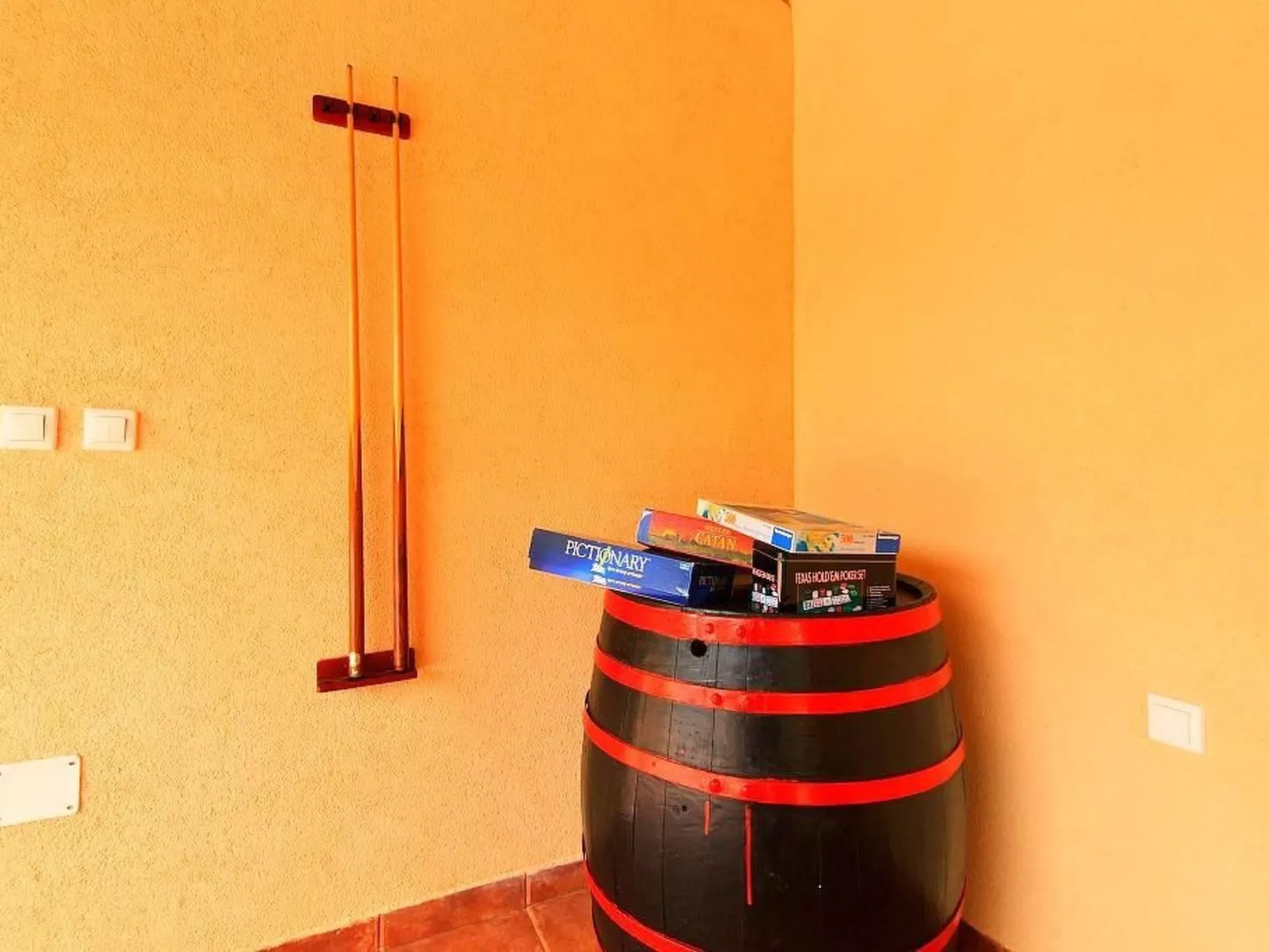 Gemütliches Ferienhaus in Peresiji mit Grill und Terrasse-Dedans