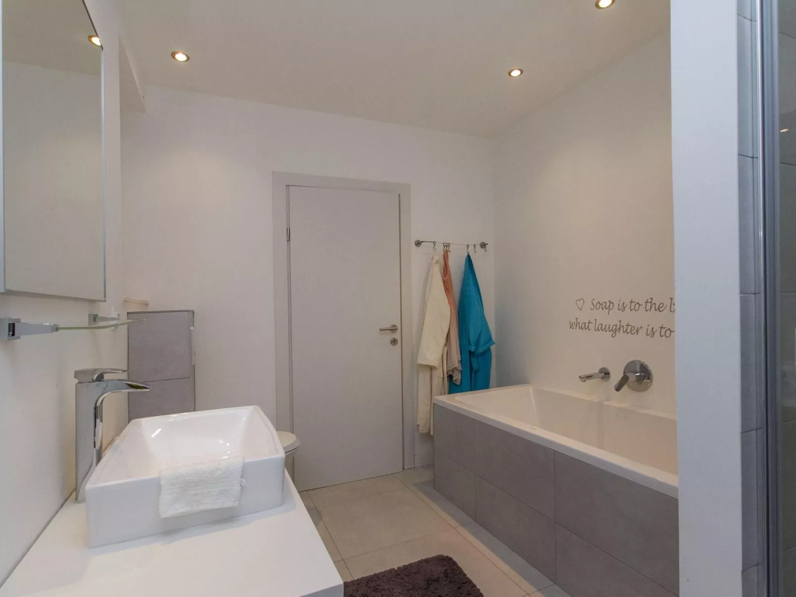 Villa mit Pool-Inside