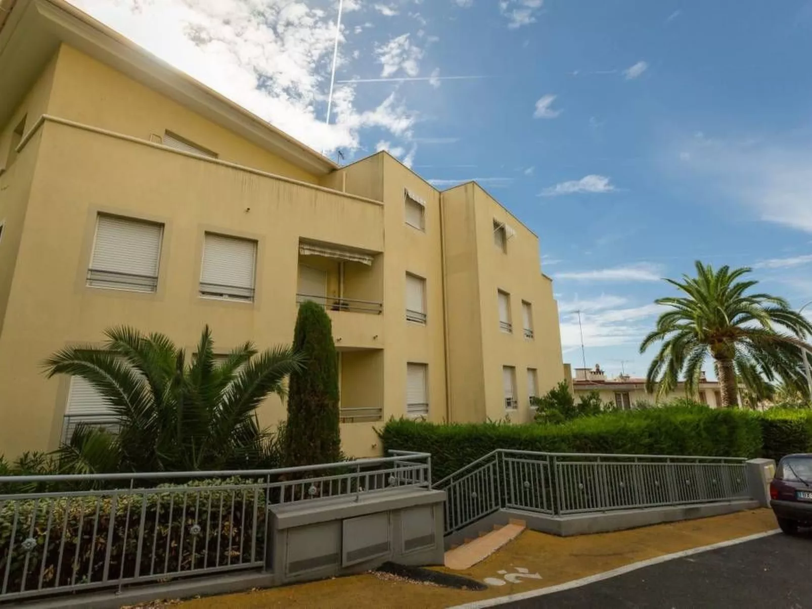 Mit privatem Garten und Terrasse-Dehors