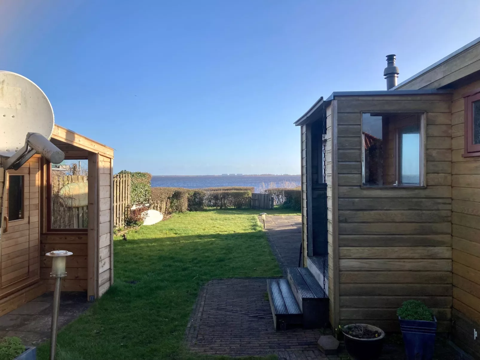 Haus Sonnenschein mit Blick auf das Lauwersmeer-Outside