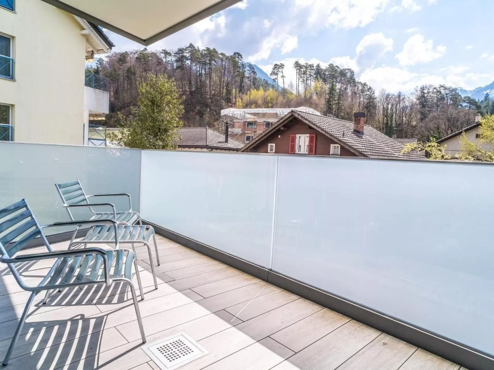 Apt. Flüehblüemli-Dehors