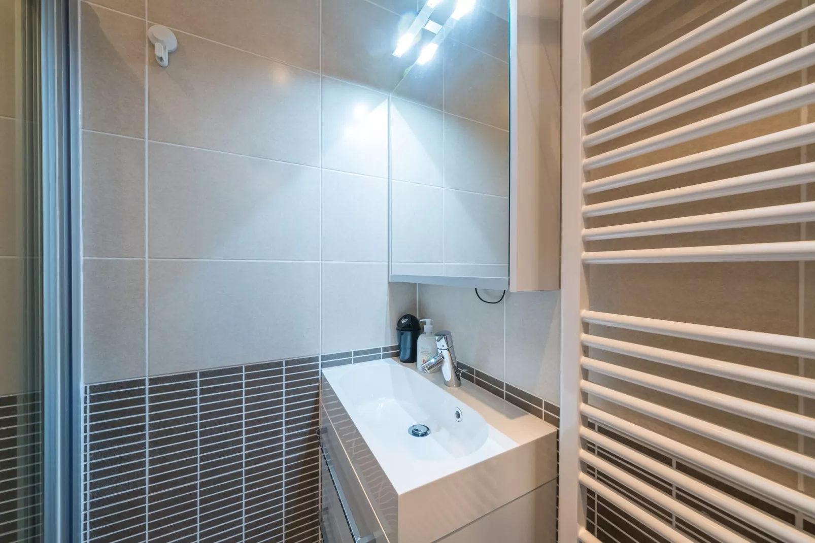 Villa Georges I 0103-Bathroom