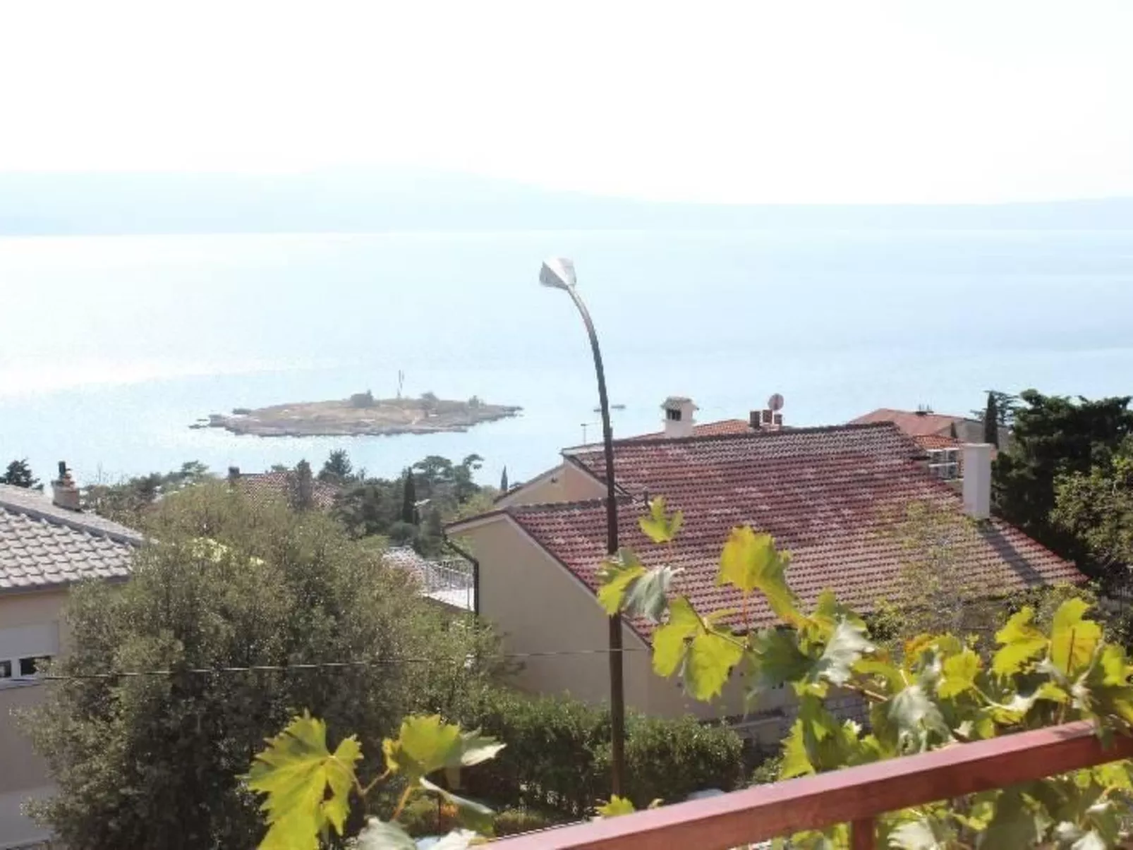 "Manda 2" mit Blick auf das Wasser-Image-tags.info