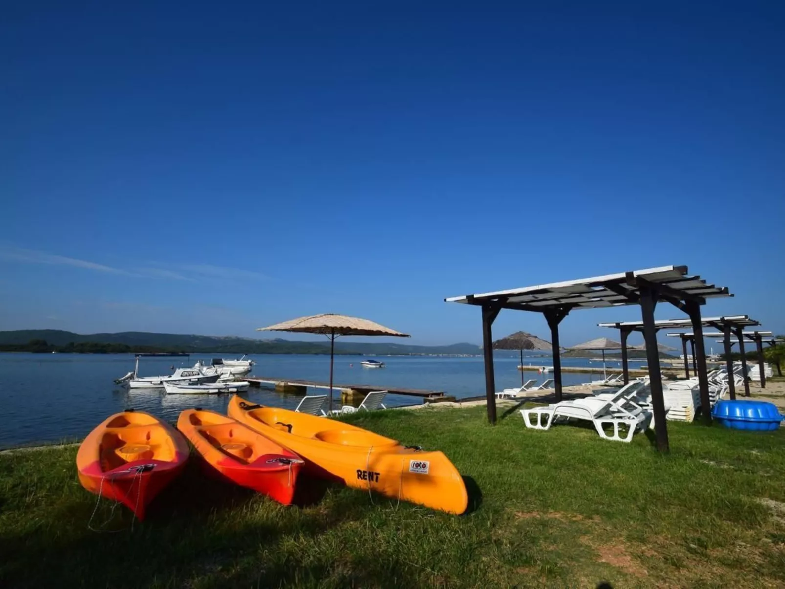 In Turanj mit Grill-Draußen