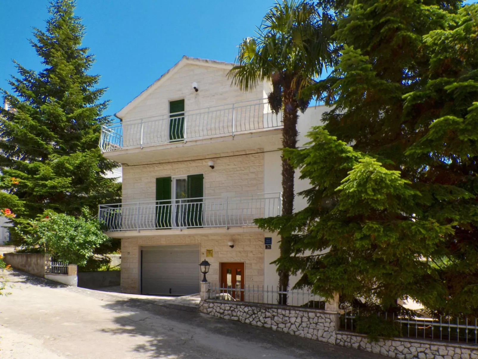 Wohnung "Decor" mit Blick auf das Wasser-Draußen