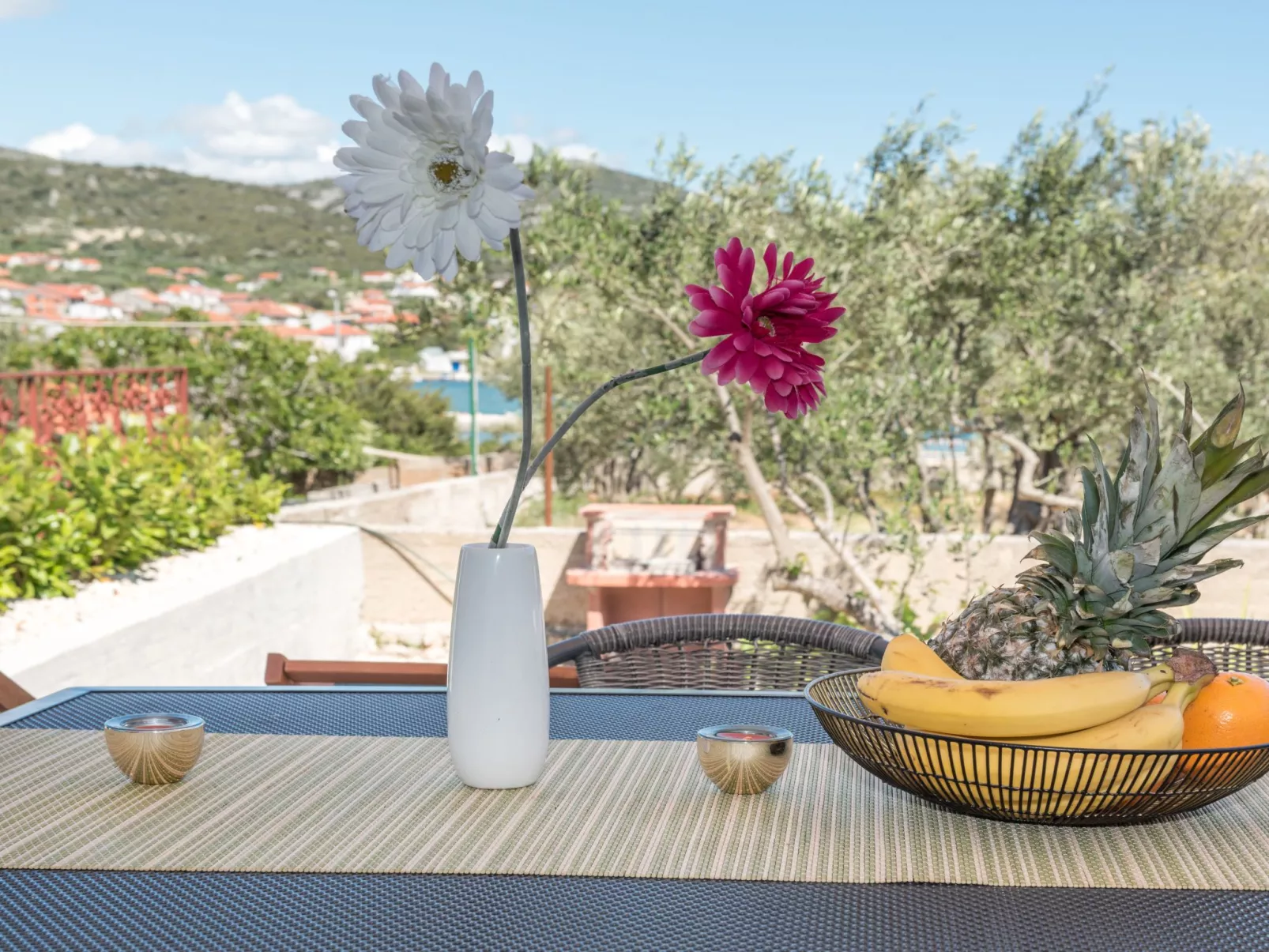Modernes Ferienhaus mit Terrasse und Meerblick-Draußen