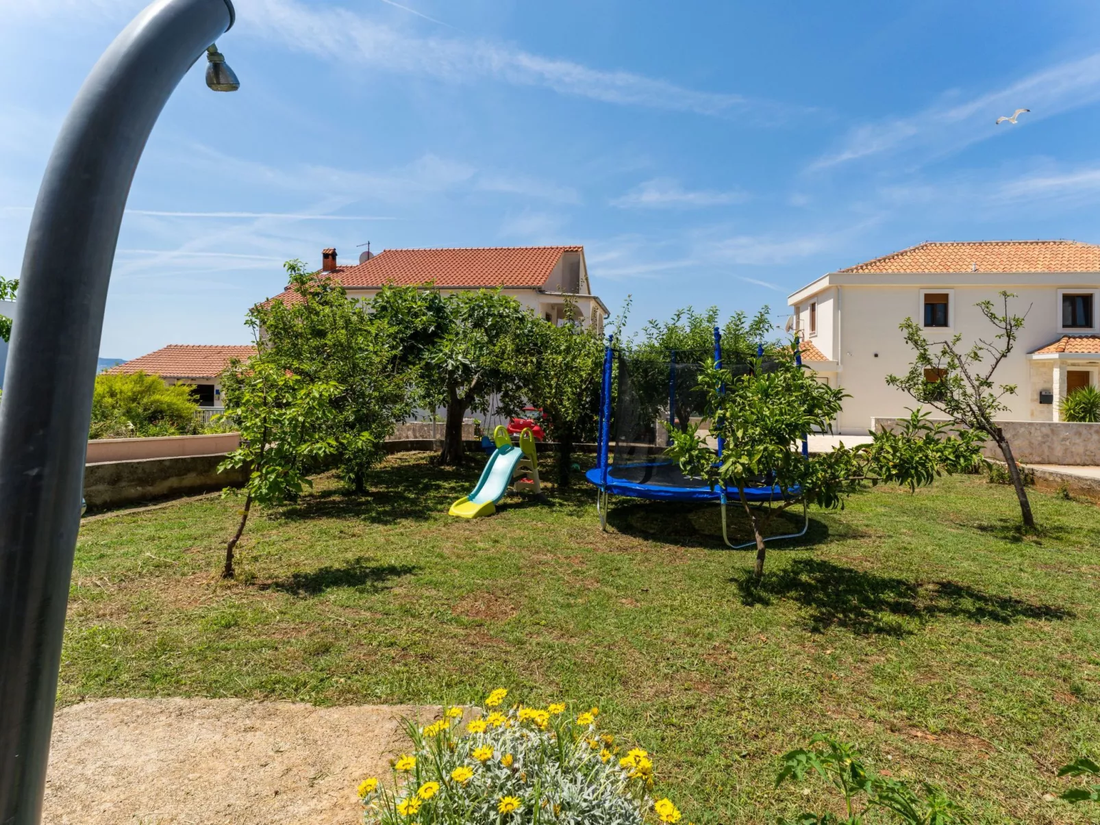 "Lenko 1" mit Blick auf das Wasser-Dehors