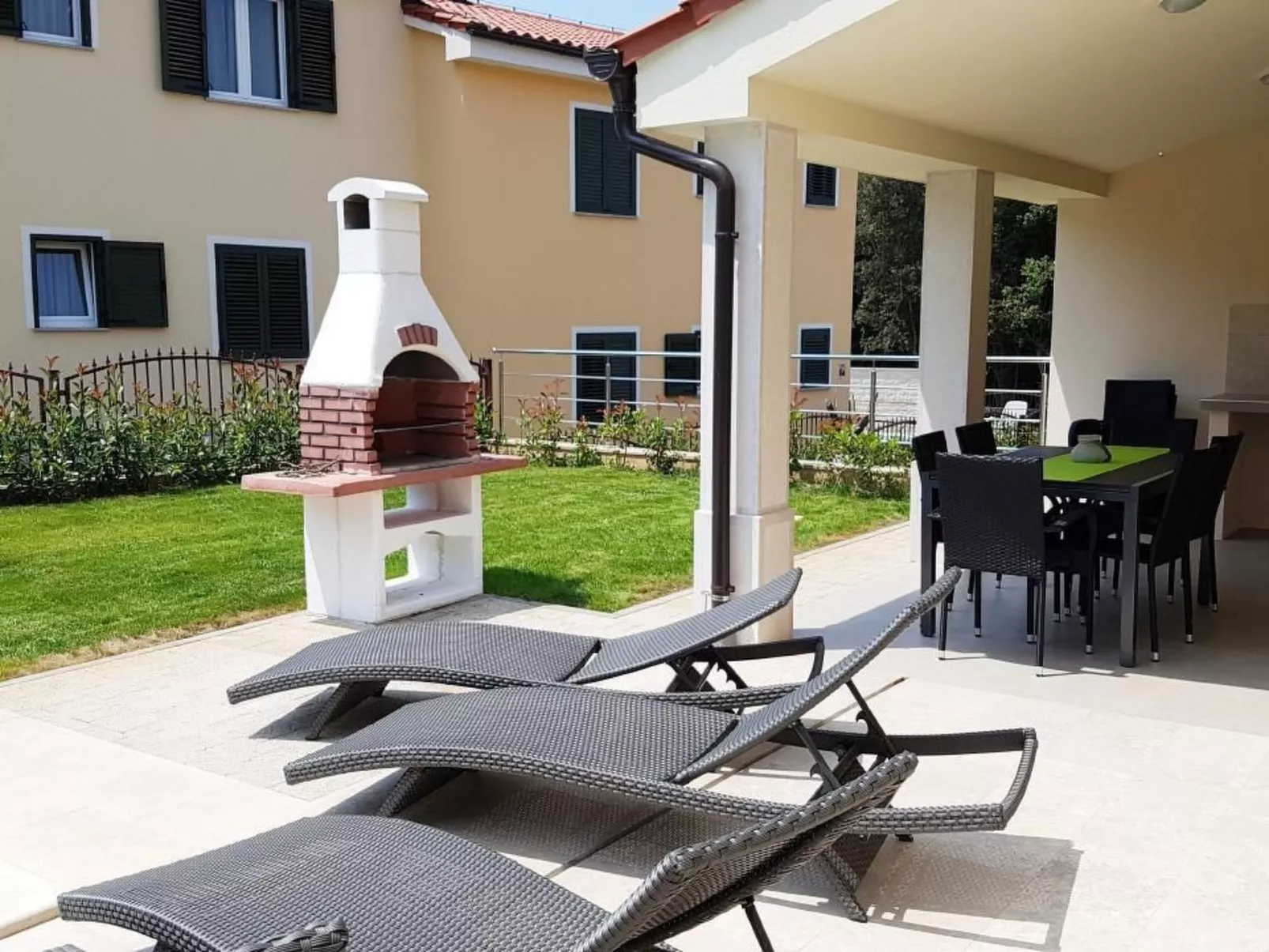 In Banjole mit Privatem Pool-Outside