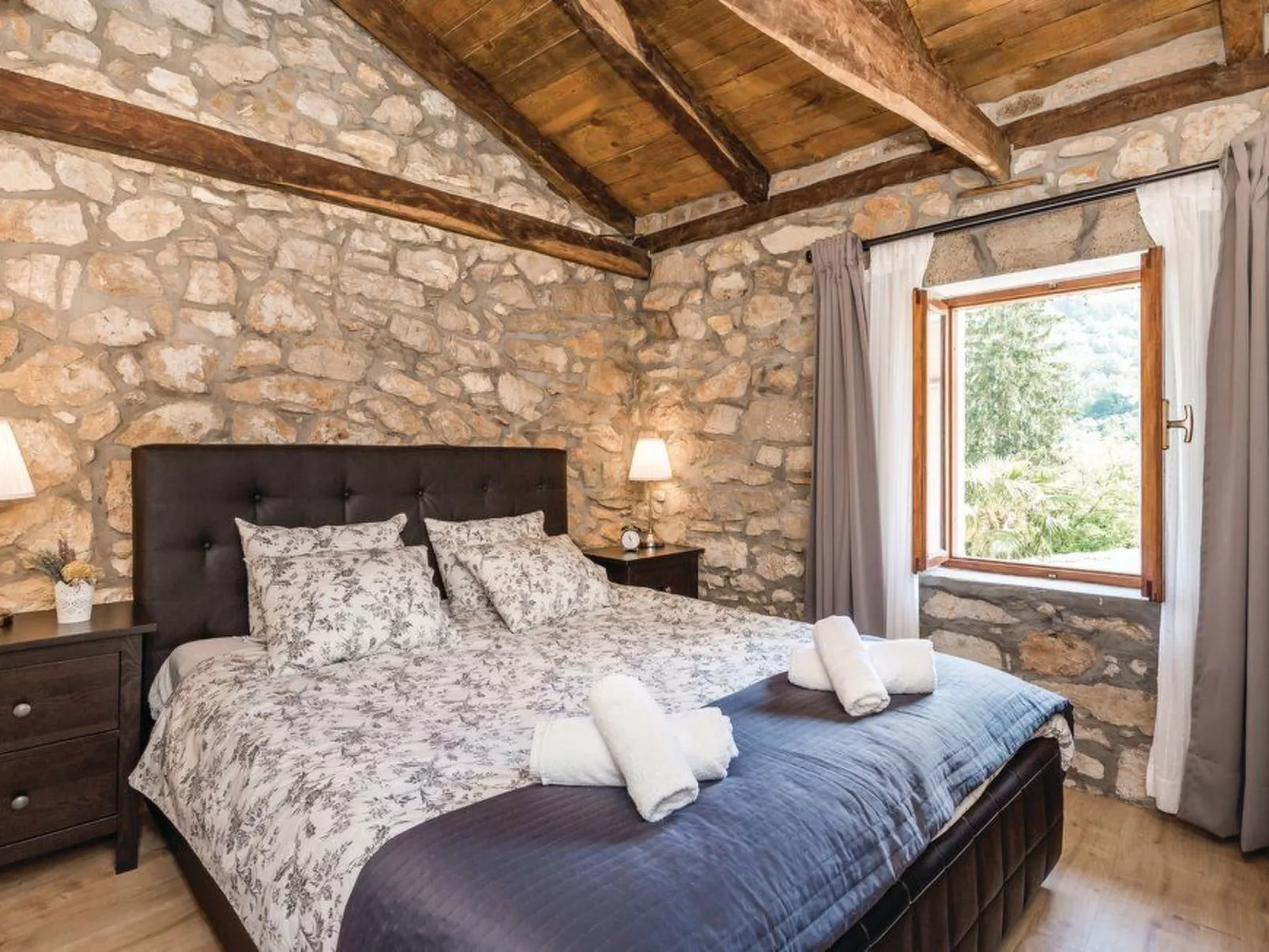 In Lovranska Draga mit großem Kamin-Inside