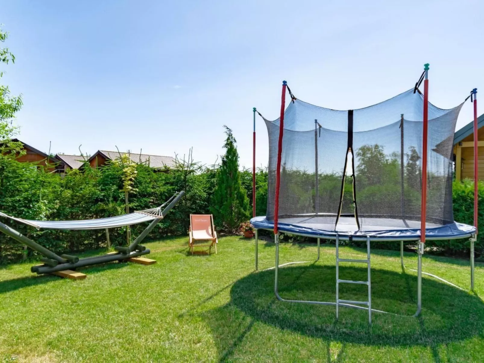 Haus in Gmina Postomino mit Garten und Terrasse-Outside