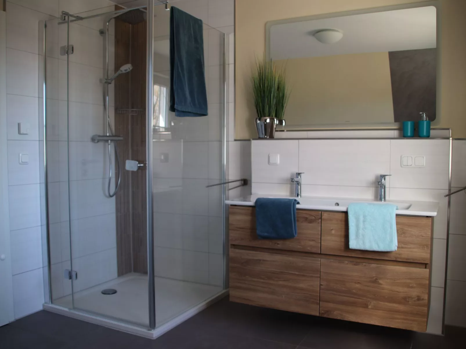 Mit Garten, Sauna, Kamin und Whirlpool-Inside