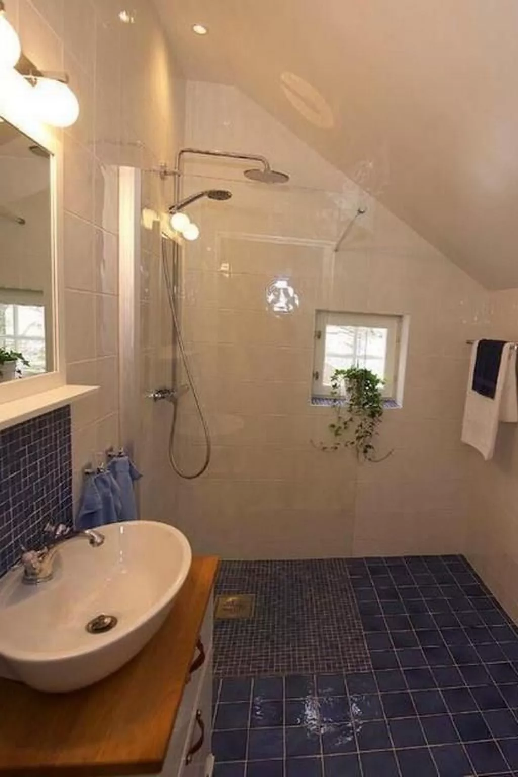 Grosses Sommerhaus direkt am See-Image-tags.info