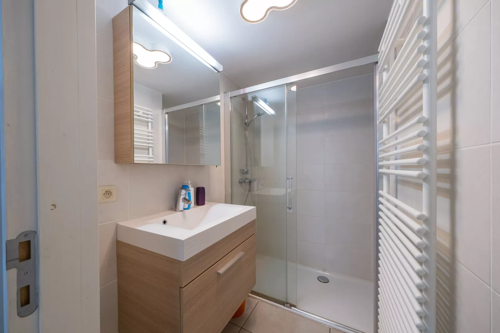 Baros 0001-Bathroom