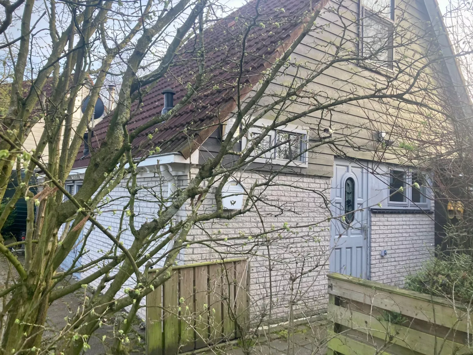 Ruhiges Ferienhaus mit großer offener Küche-Draußen