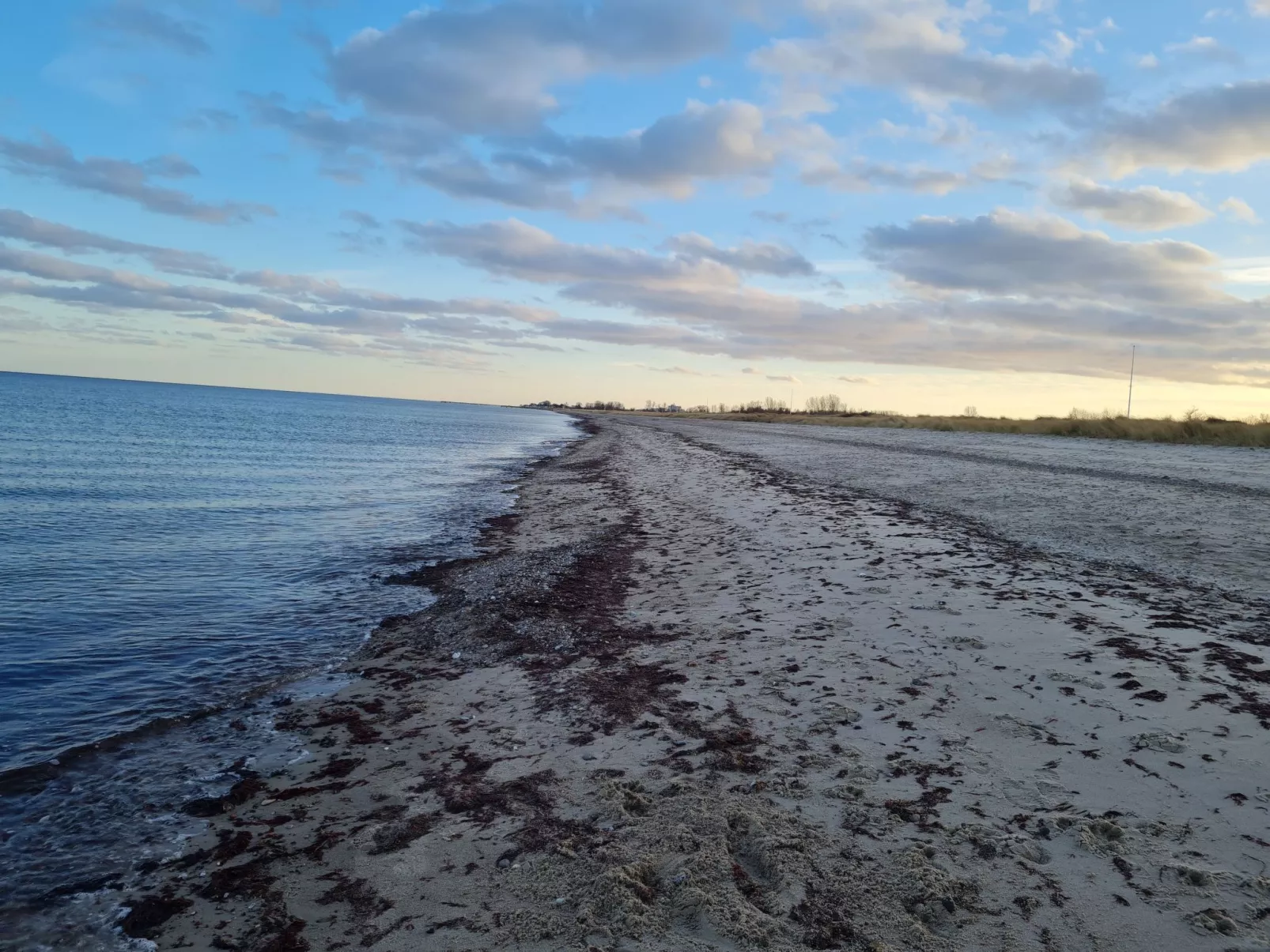 Camp  de Mar - Outside