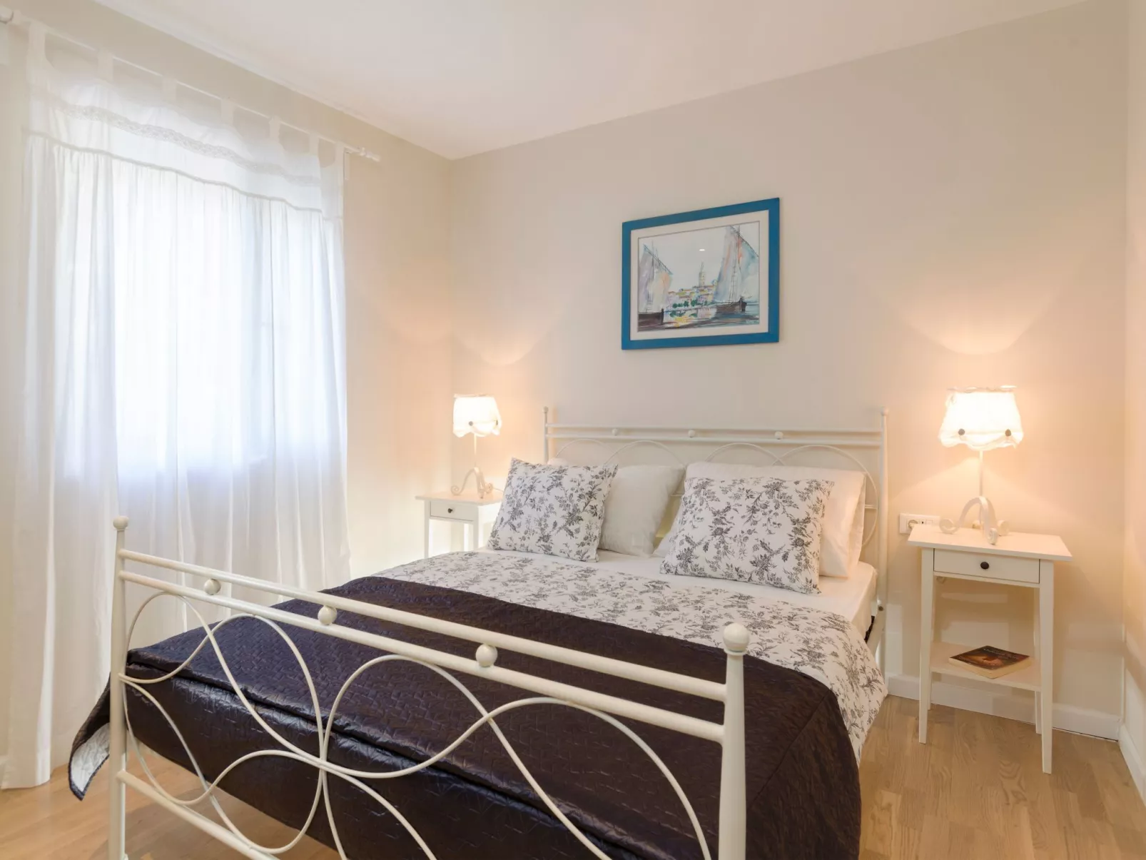 Luxuriöse Steinvilla mit privatem Swimmingpool und herrlichem Meerblick-Dedans