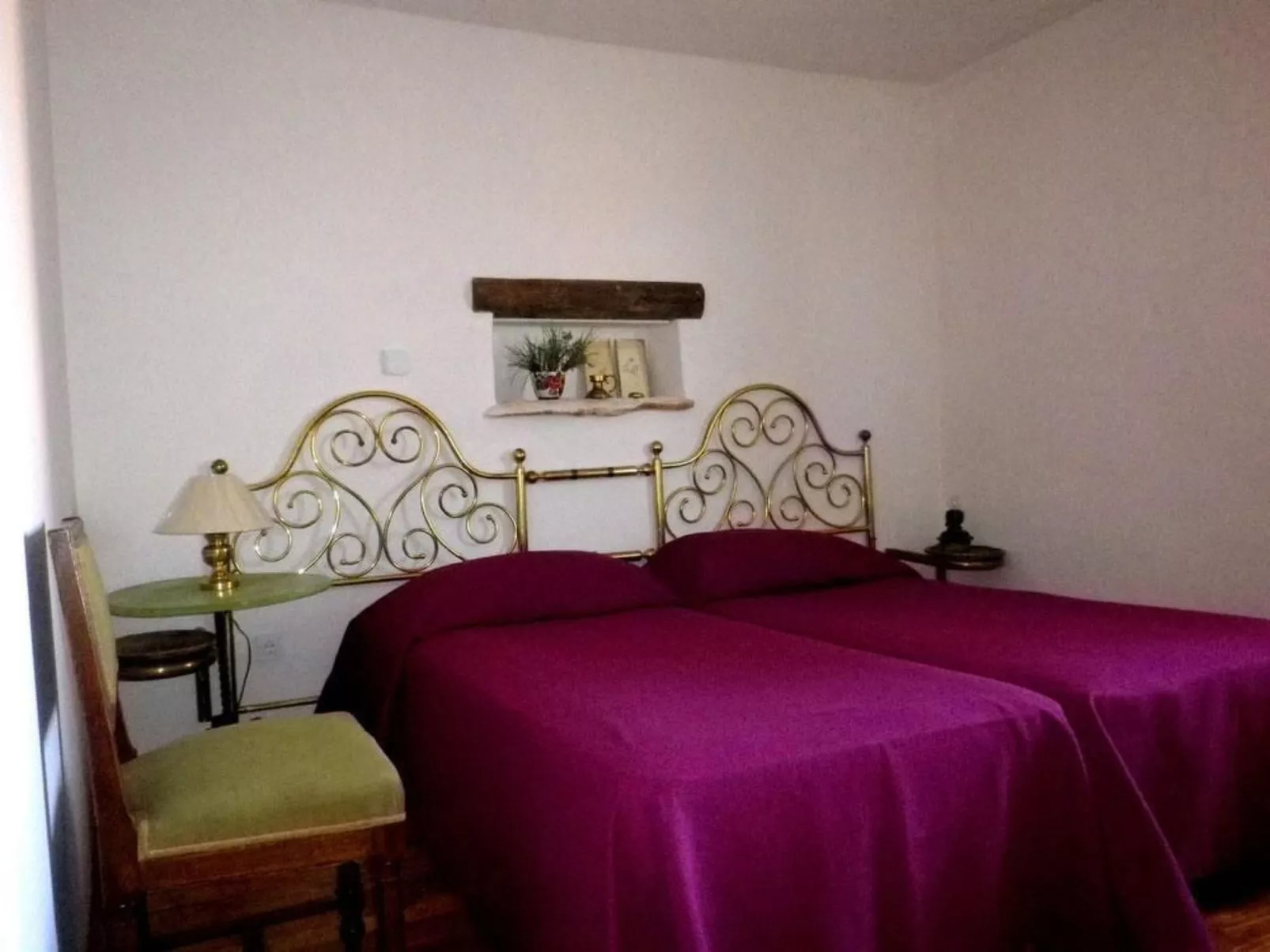 'Adri' mit Wasserblick-Drinnen