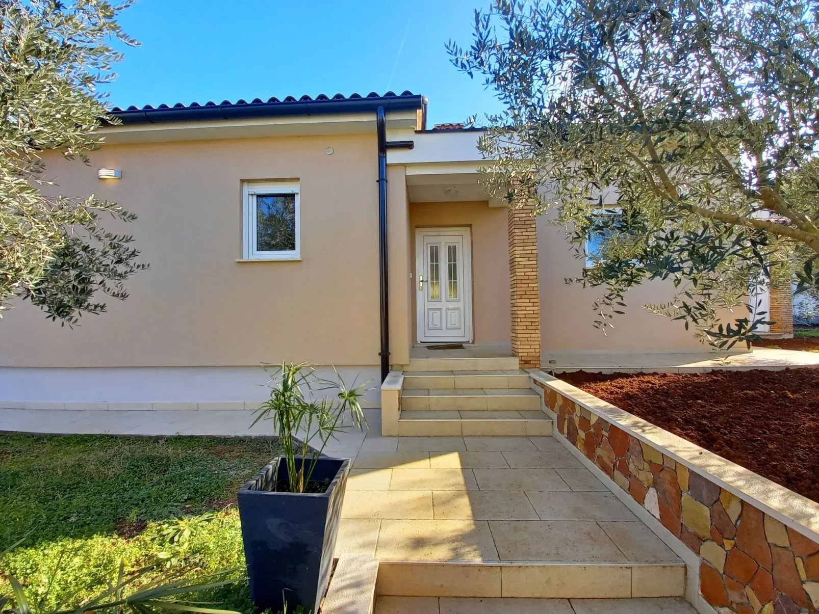 Gemütlicher Familienausflug in einem ruhigen Vorort von Pula-Outside