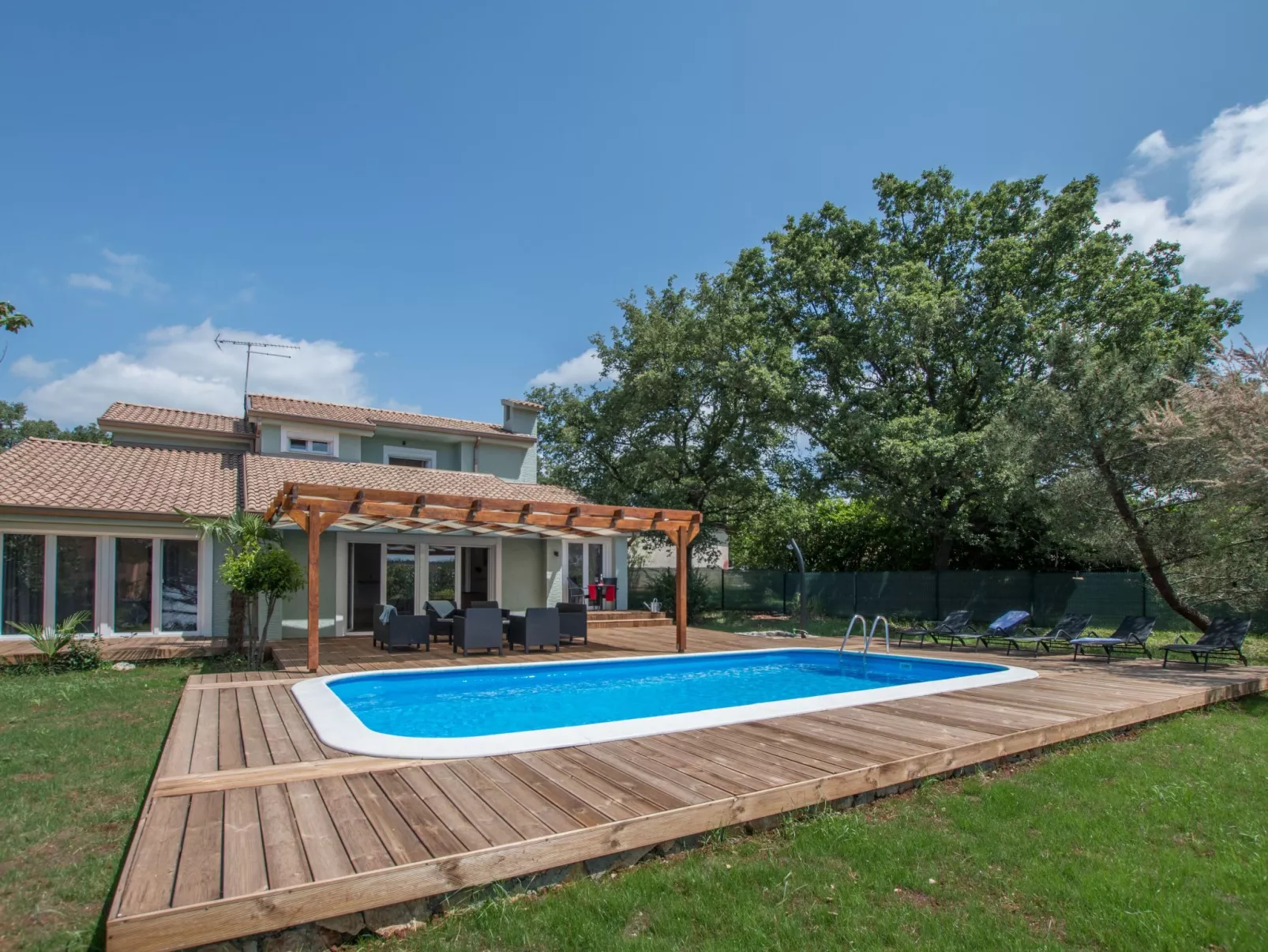 Für 10 Personen und 2 Kinder in Juricani, Istrien (Istrische Riviera)-Draußen