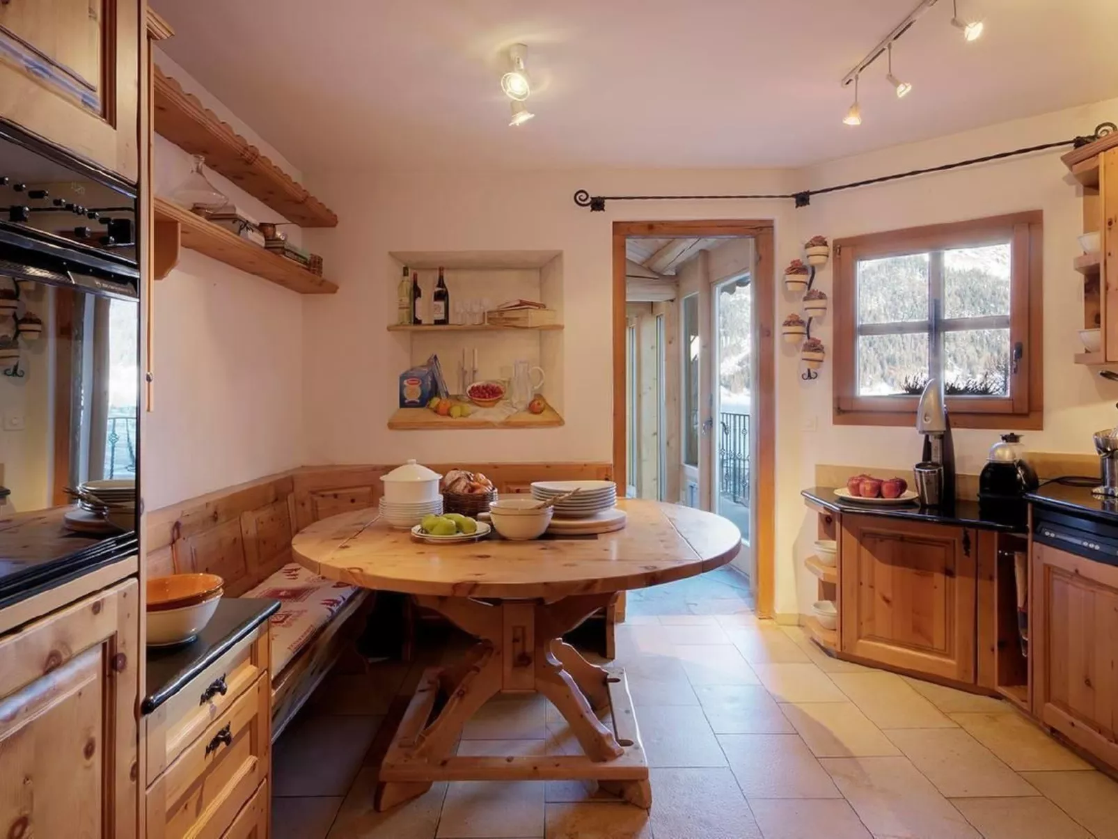 Chesarina Chalet-Drinnen