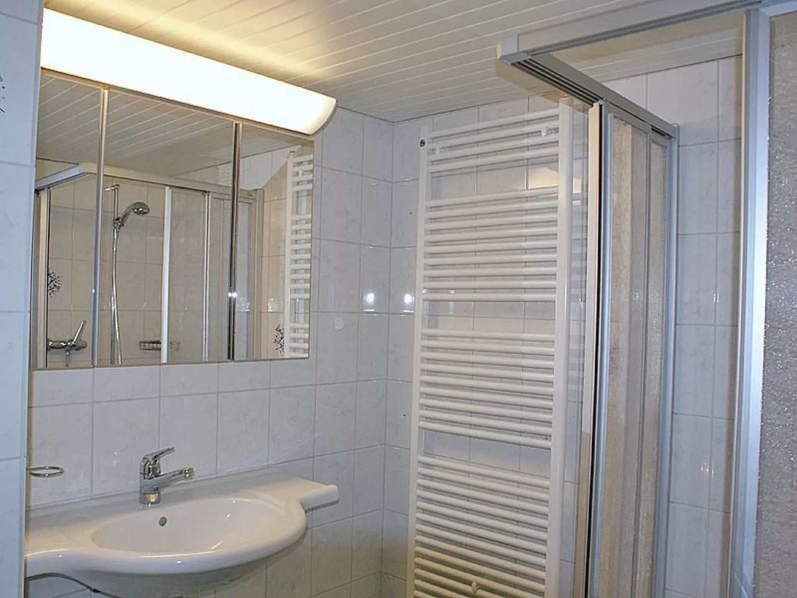 Abigrot-Image-tags.info