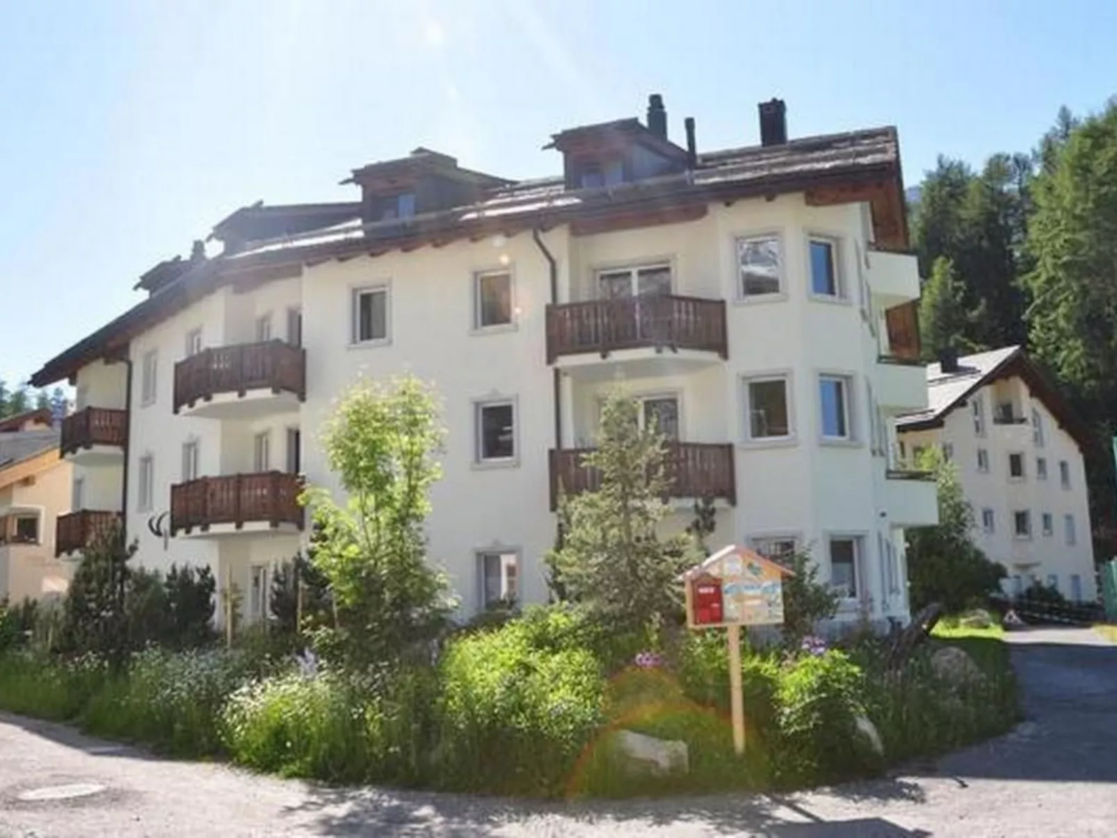 Chesa Sunasain V3-Draußen