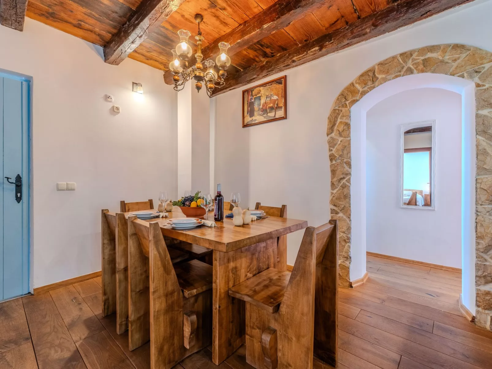 Heritage Stone House -T.A Leut Agency-Drinnen