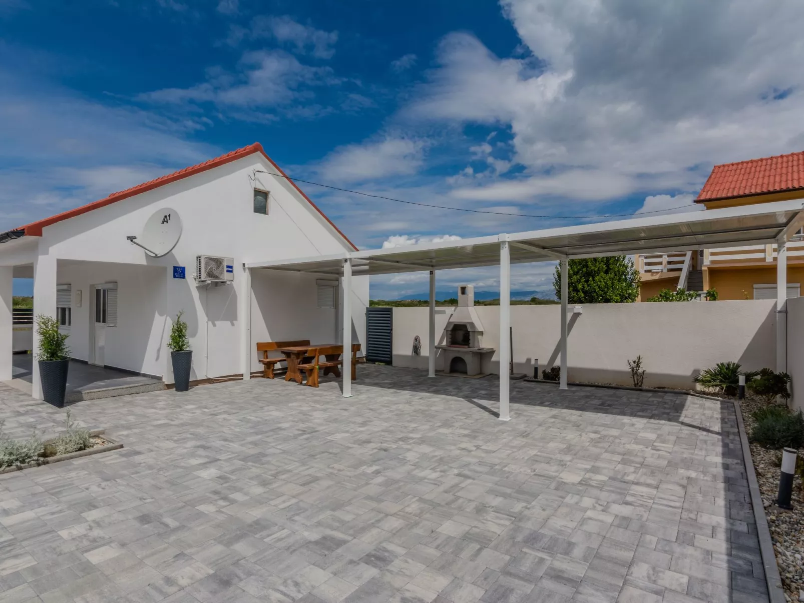 Haus Marijan mit privatem Pool - Agentur TA Leut-Draußen