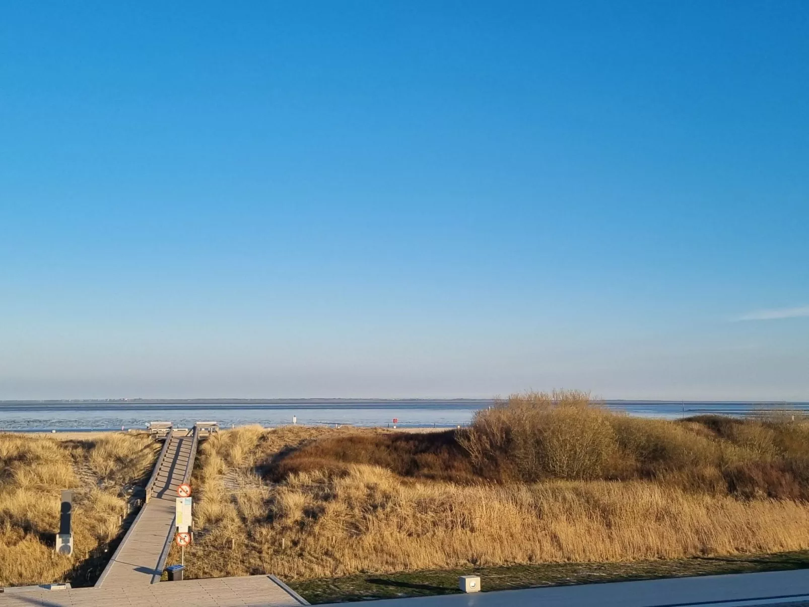 Wohnung in Norddeich direkt am Strand-Dehors
