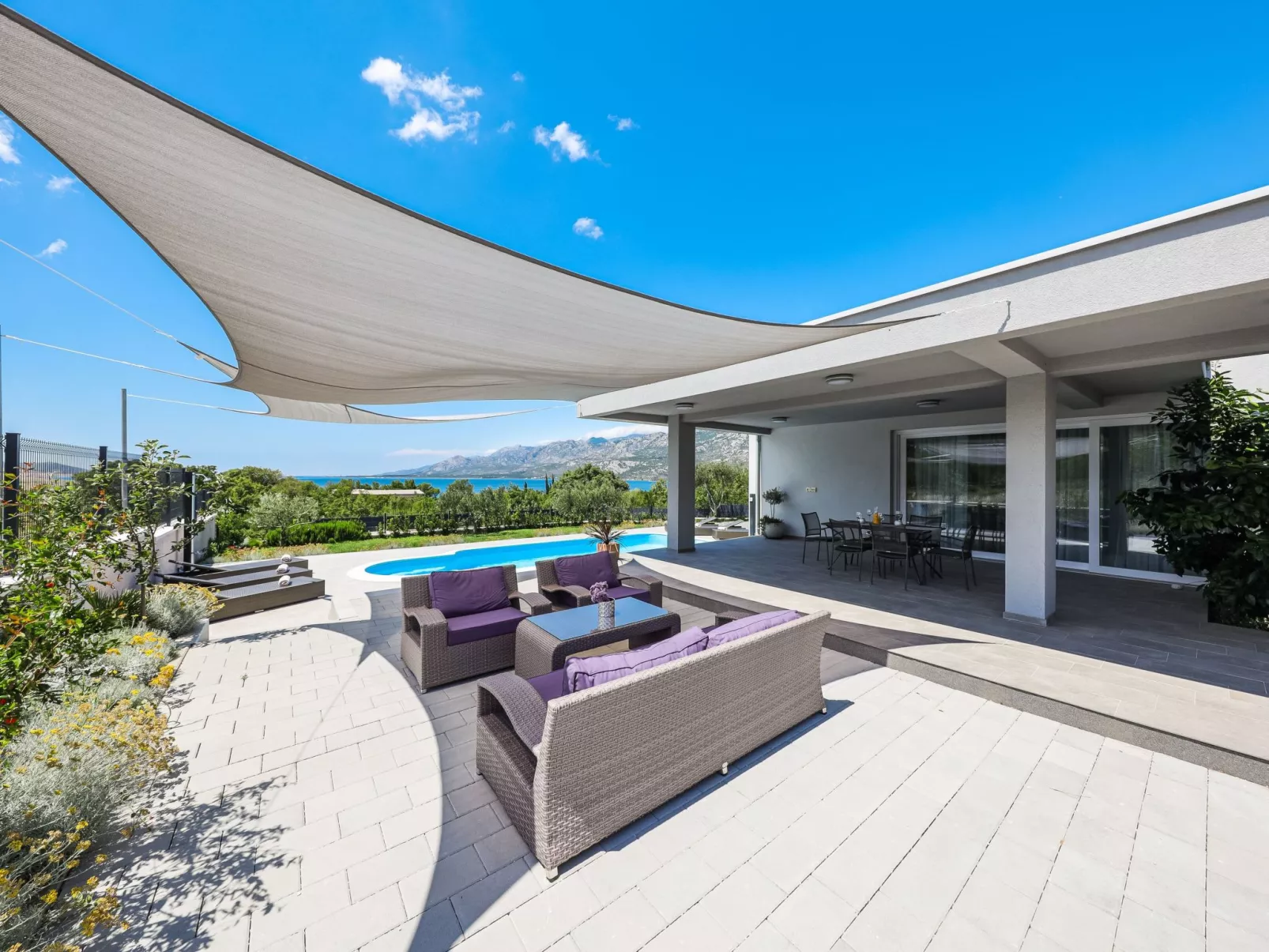 Ferienvilla direkt am Strand-Drinnen