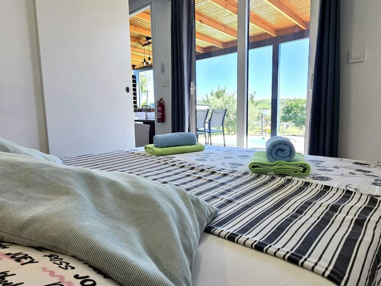 Beach House BET, romantisches Refugium im Olivenhain-Drinnen