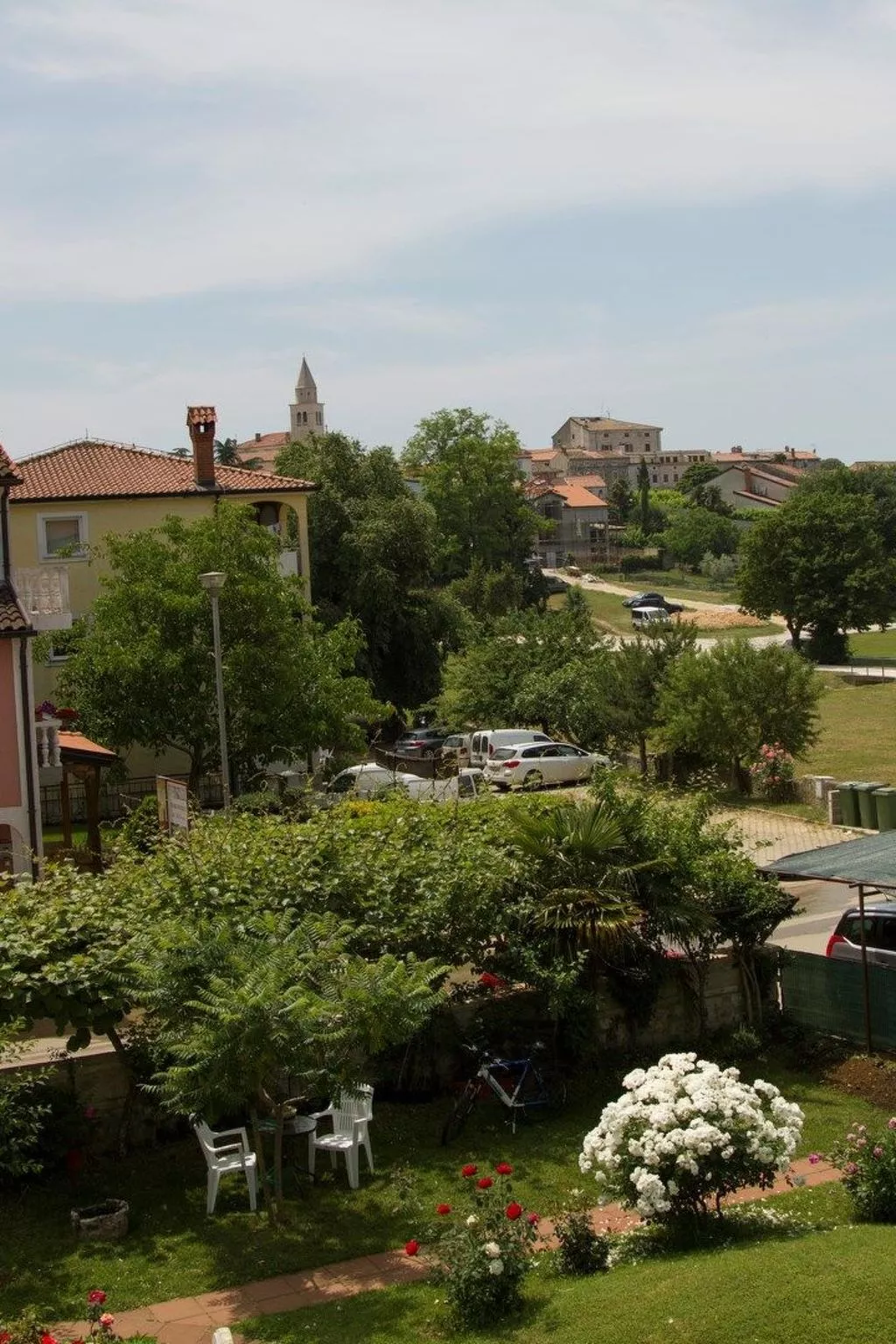 Kleine Wohnung mit schönem Balkon - Draußen