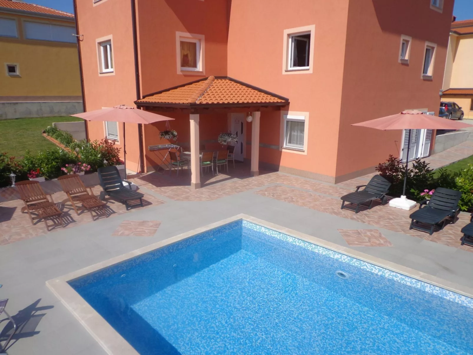 Mit Panoramablick in ruhiger Lage-Outside