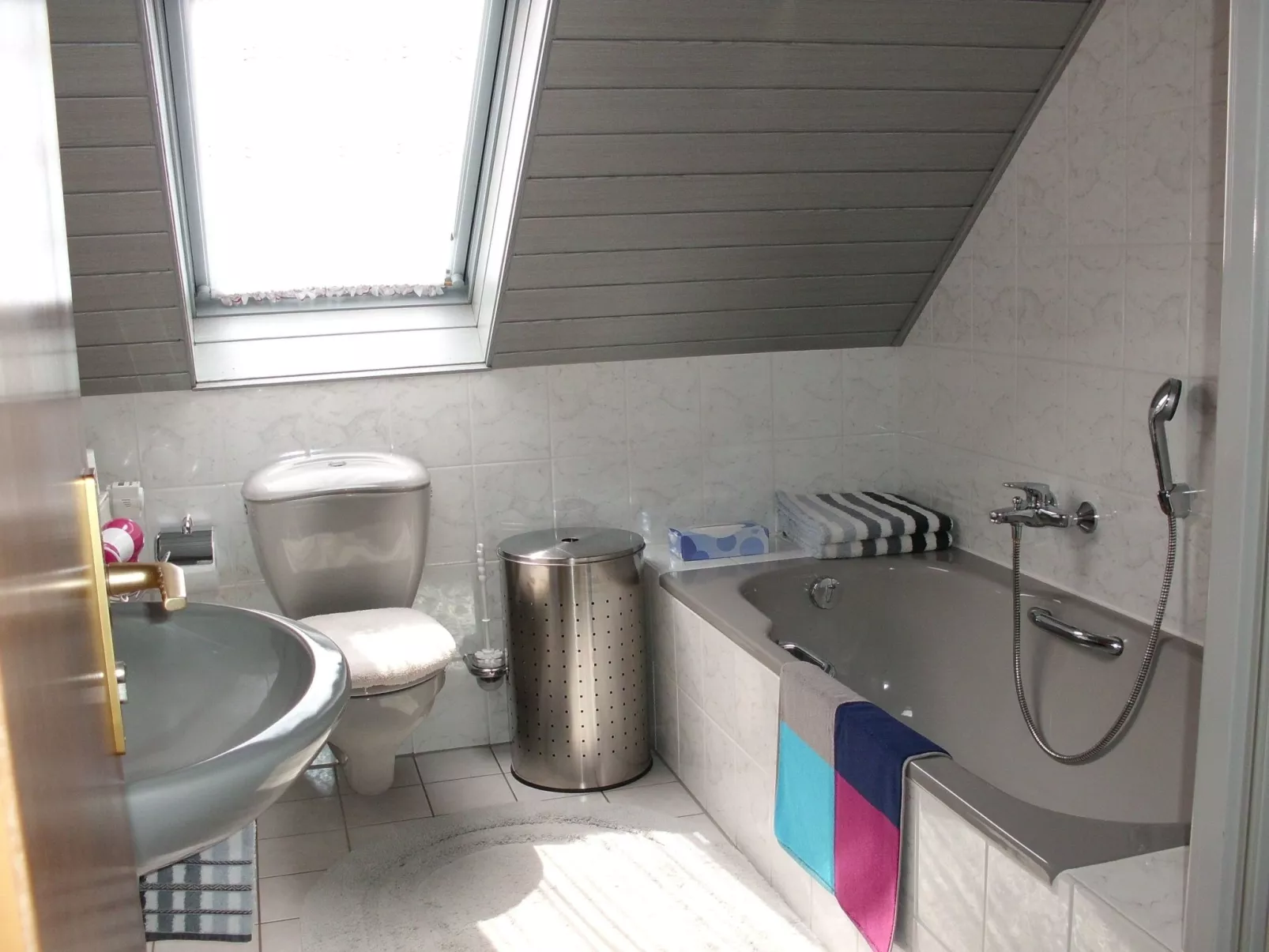 Gerä¤umige Ferienwohnung in Lay am Moselhang-Inside