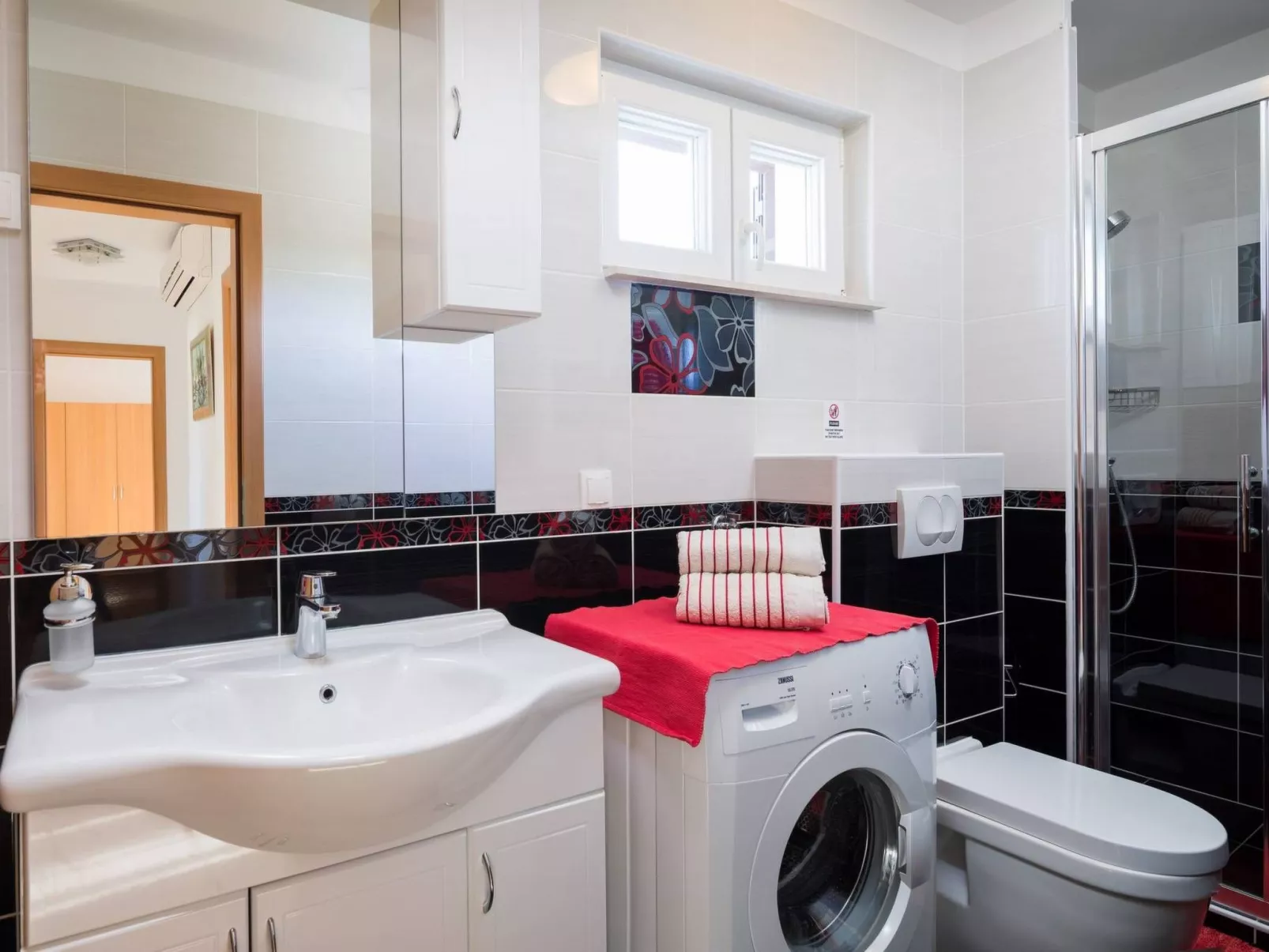 Villa Bravura-Inside