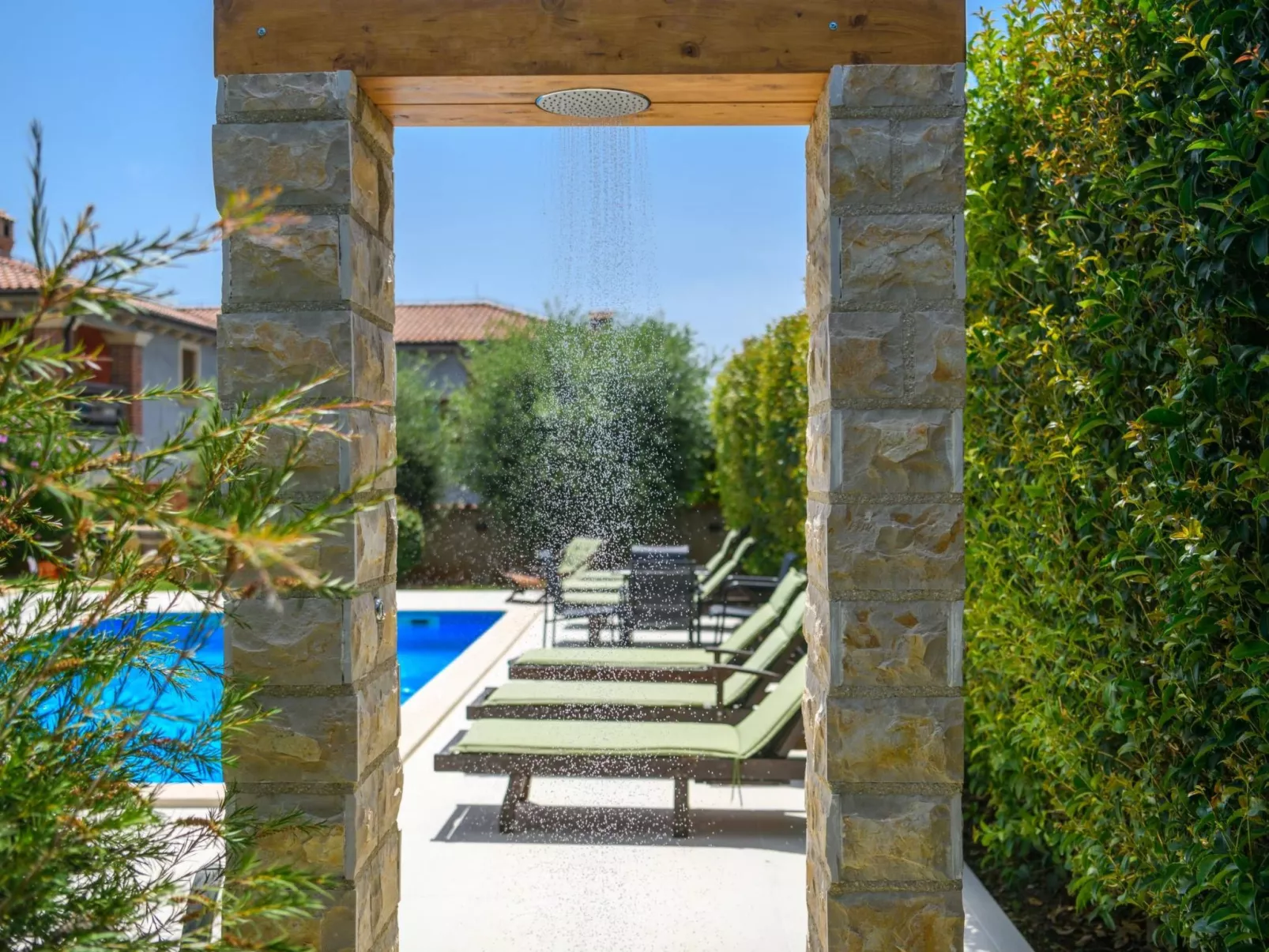 Villa Amani-Draußen