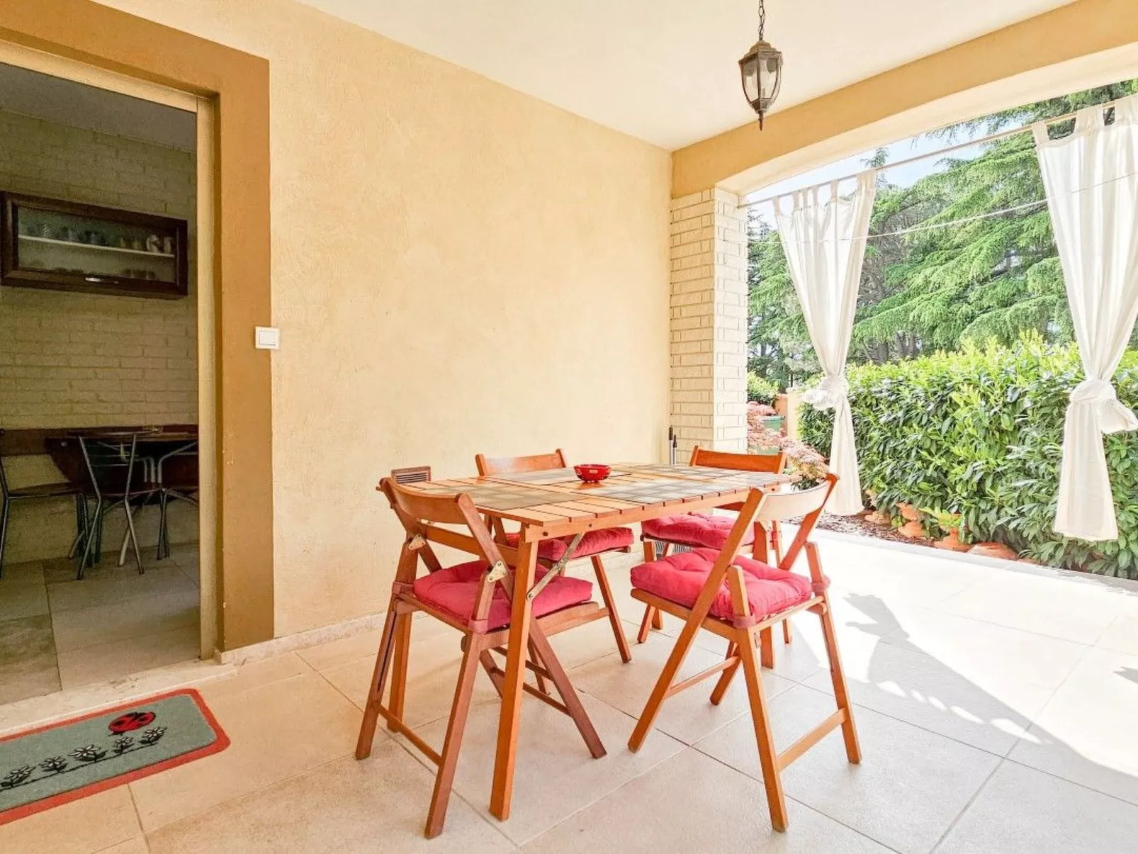 Gemütliche Ferienwohnung Romana 2-Drinnen