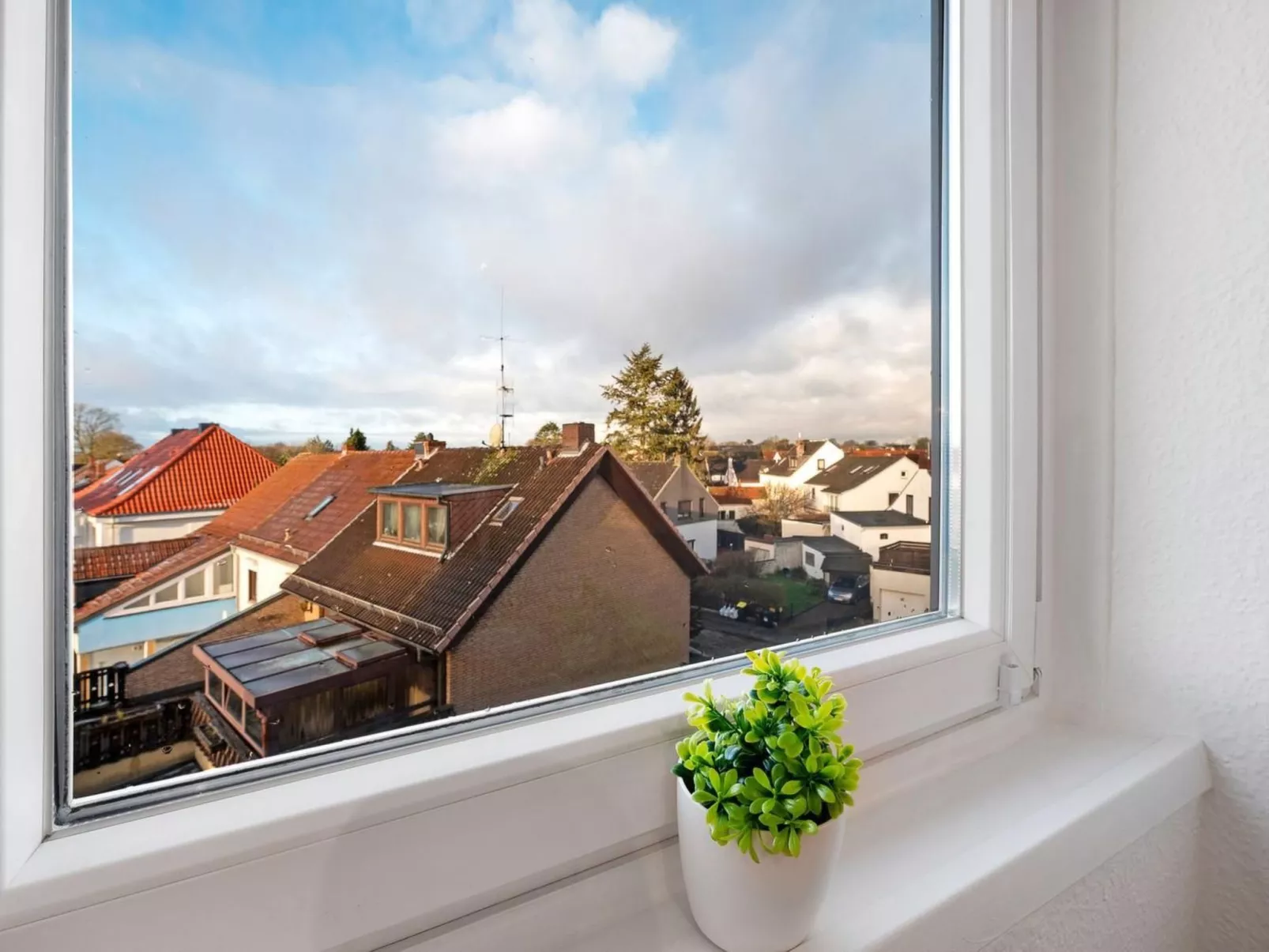 Apartment nähe A1 und Mercedes-Dedans