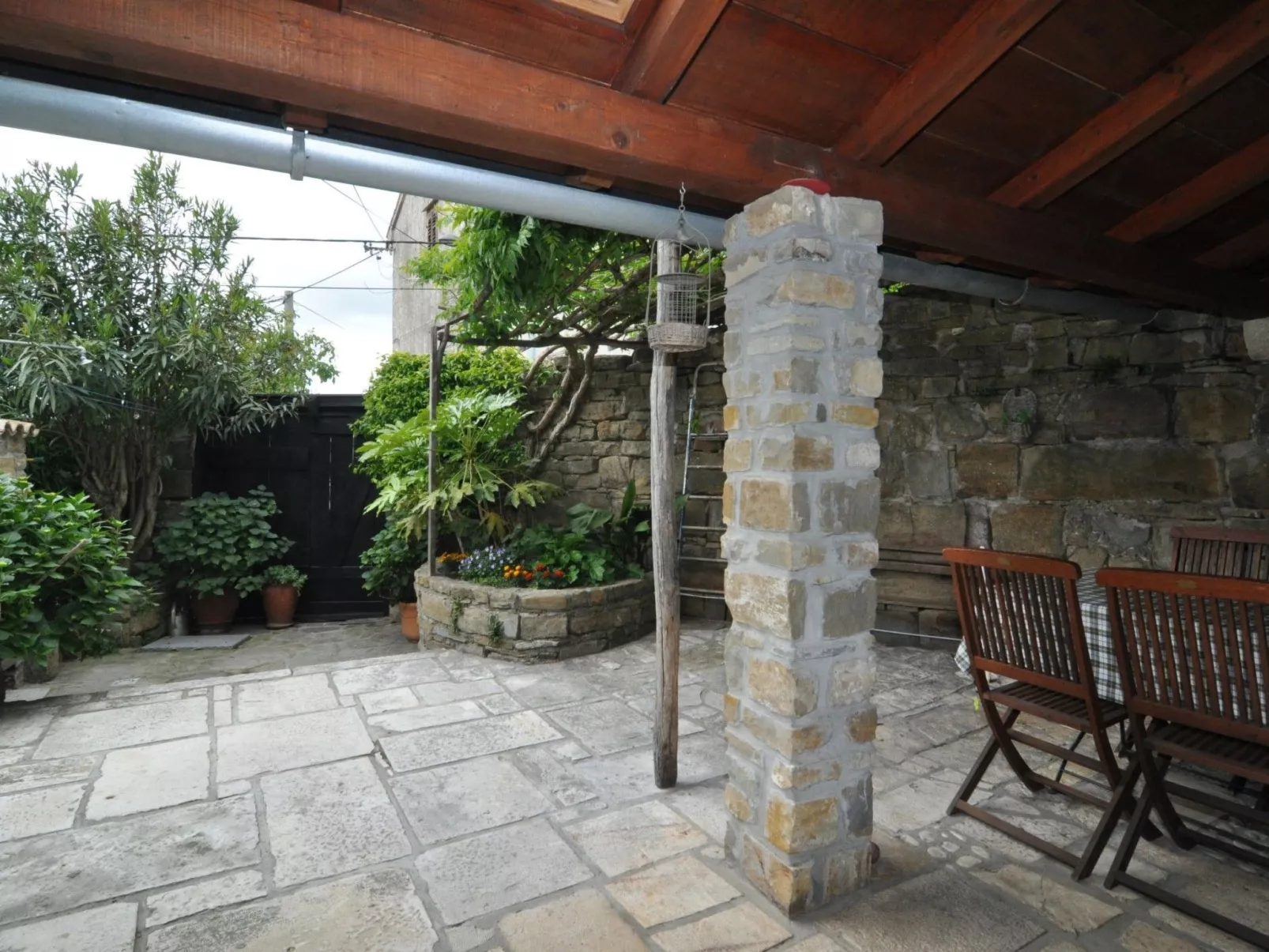 Istrisches Steinhaus-Draußen