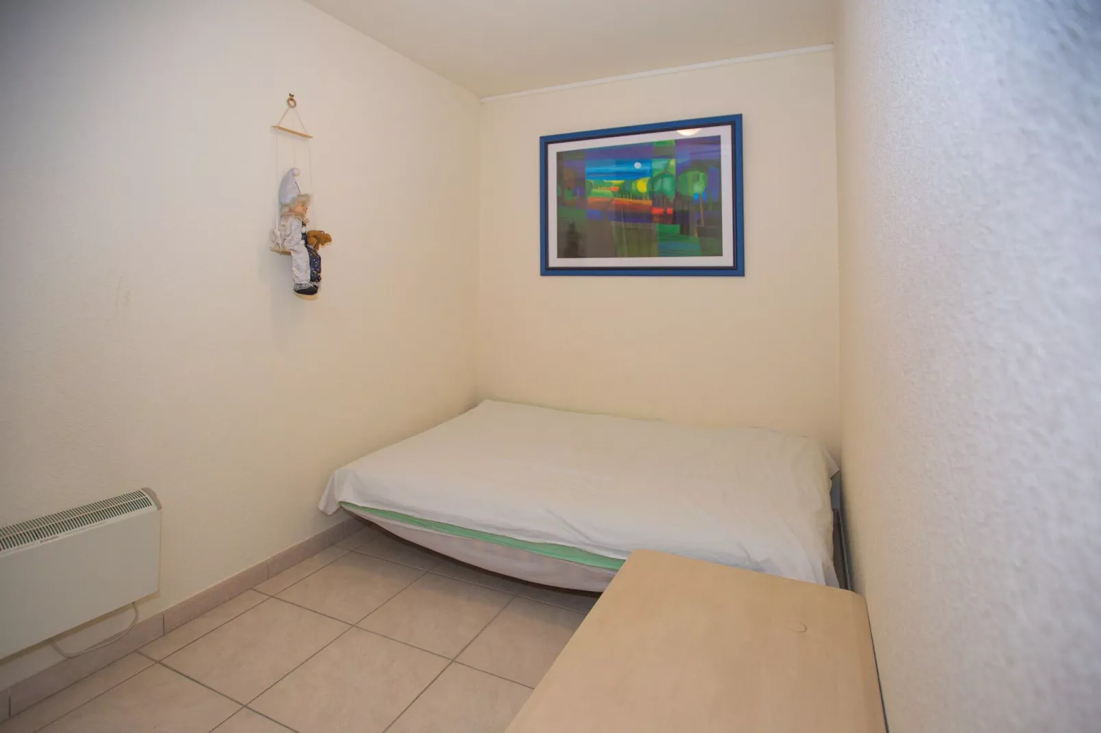 BEACH PALACE / 0401  GARAGE-Bedroom