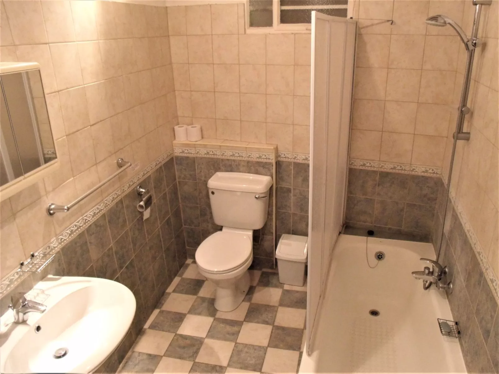 "Iptamena" mit Blick auf das Wasser-Inside