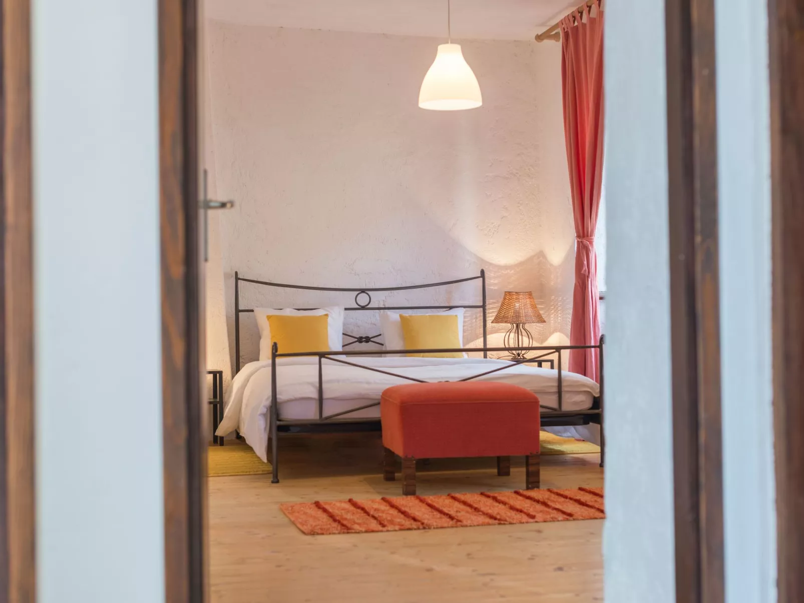 Wunderschön eingerichtete Villa mit Pool und Garten-Image-tags.info