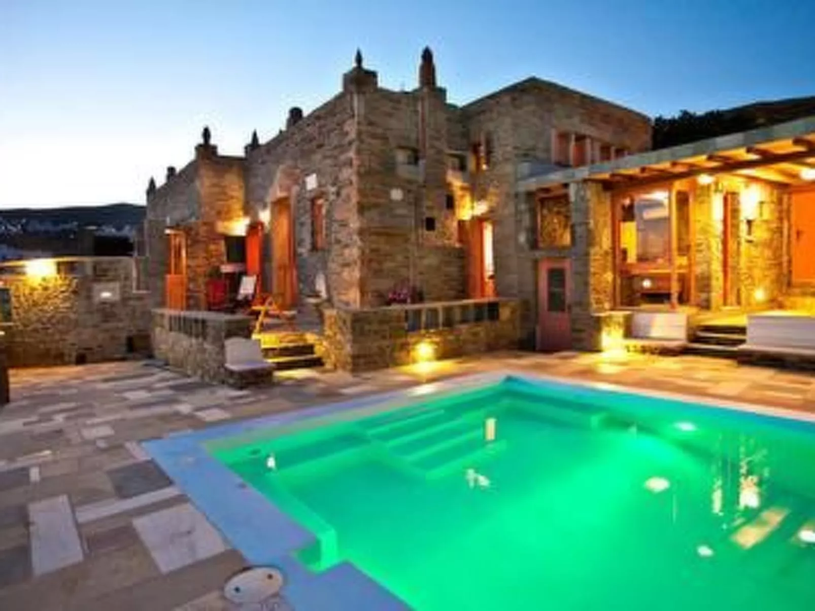 Mit eigenem Pool-Dehors