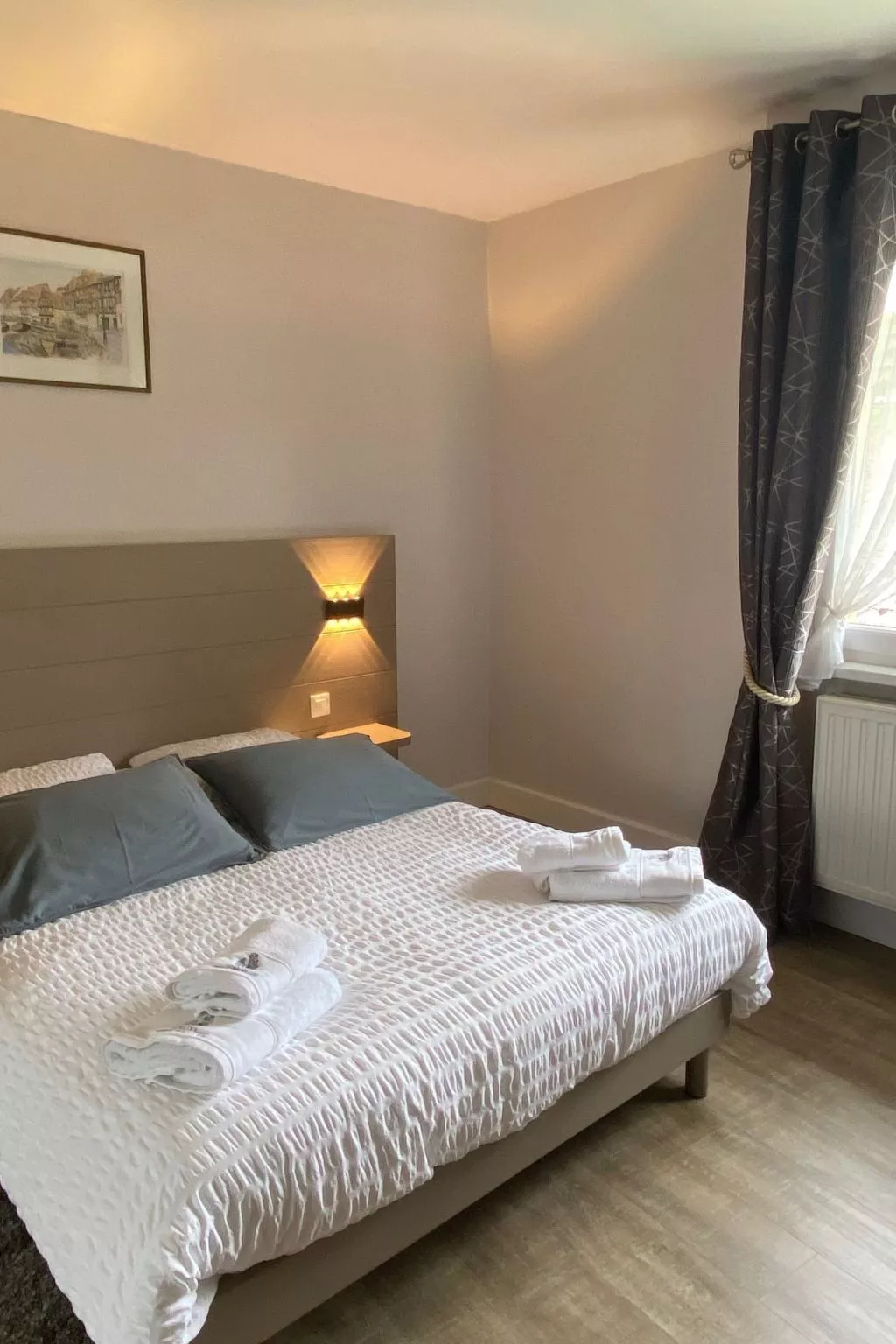 Große Ferienwohnung Gite mit Terrasse-Dedans