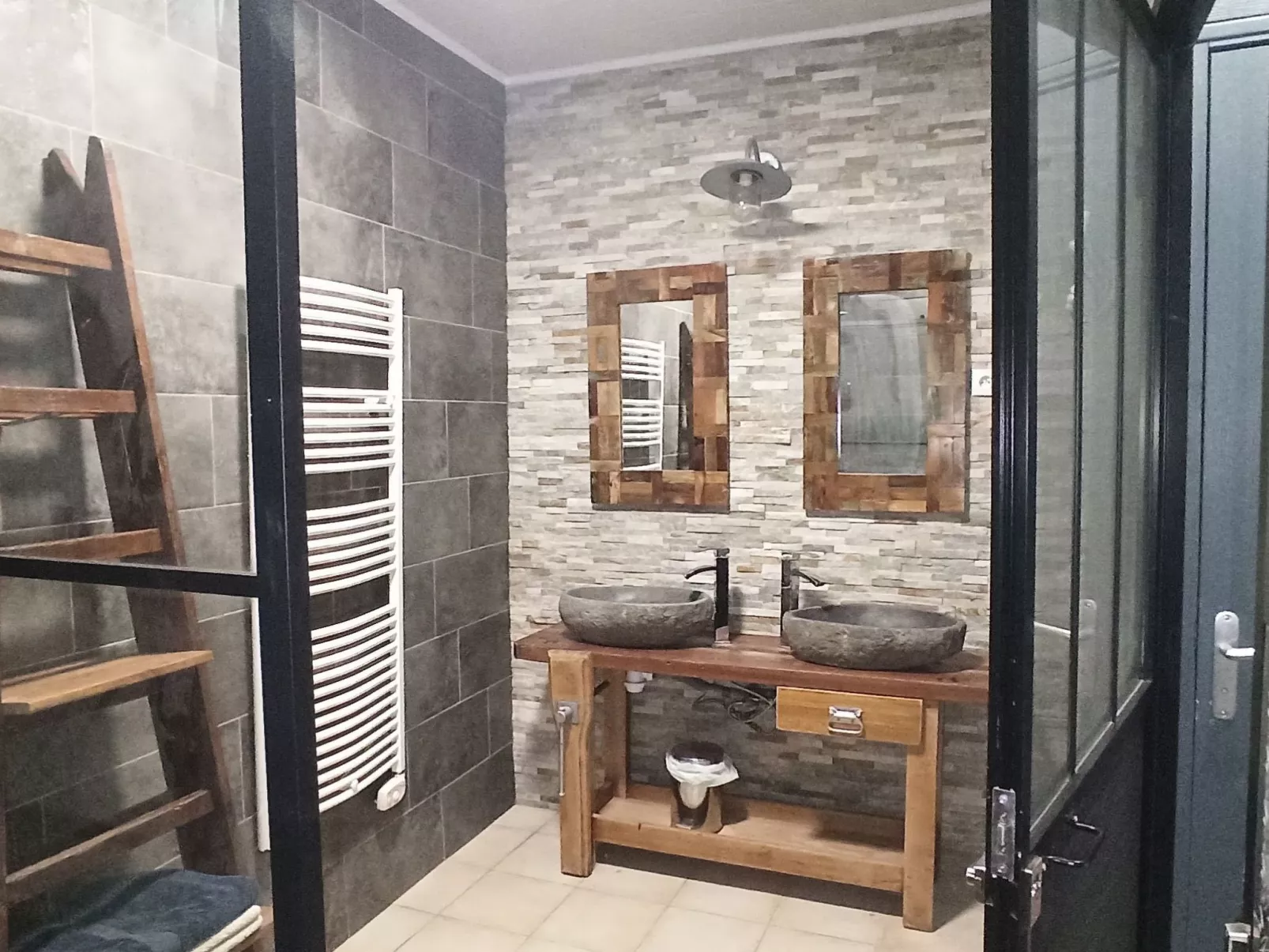 Die Scheune des Vaters-Inside