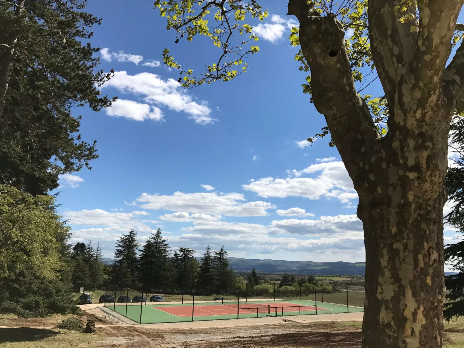 Genießen Sie die Ruhe und den Frieden der Provence-Draußen